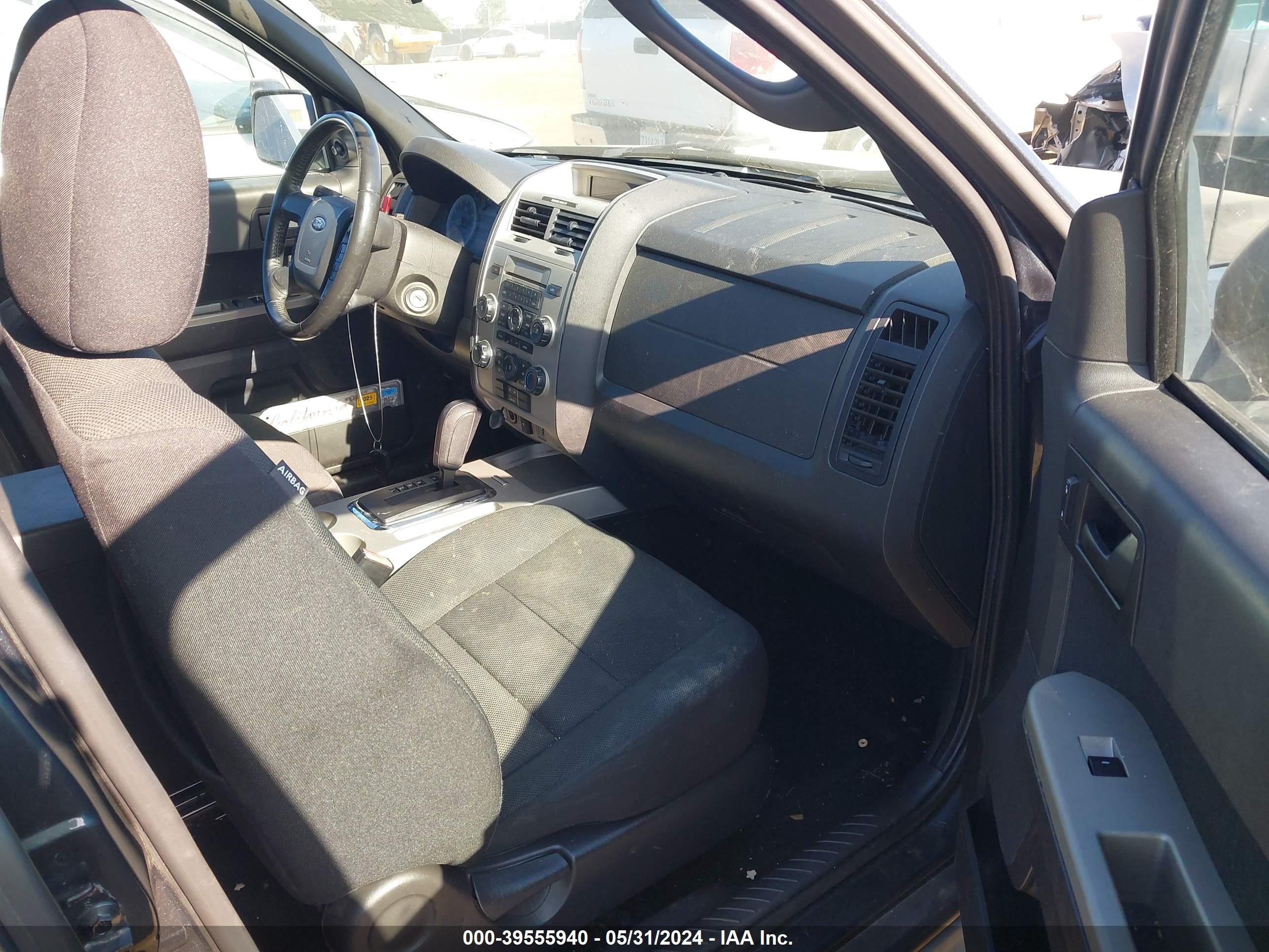 Photo 4 VIN: 1FMCU03769KB28671 - FORD ESCAPE 