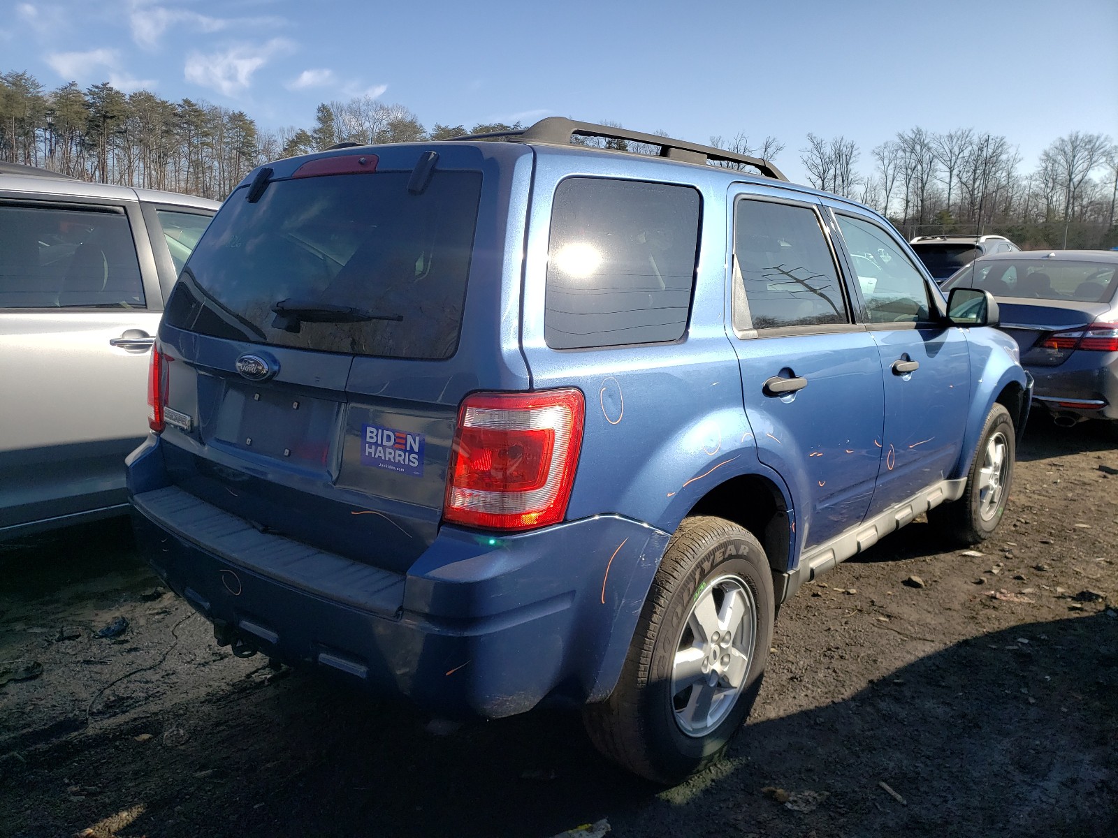 Photo 3 VIN: 1FMCU03799KC48027 - FORD ESCAPE XLT 