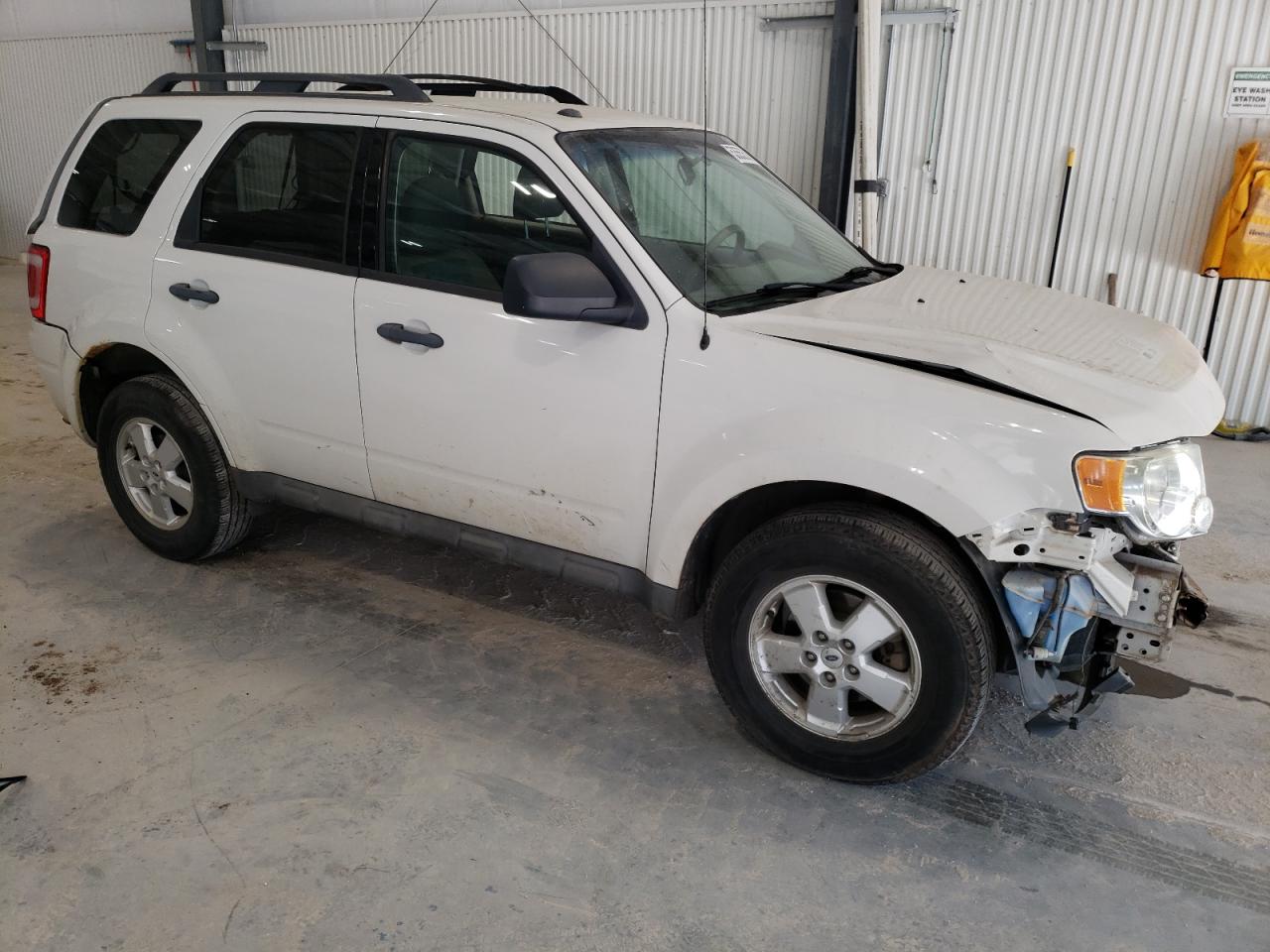 Photo 3 VIN: 1FMCU037X9KD04749 - FORD ESCAPE 