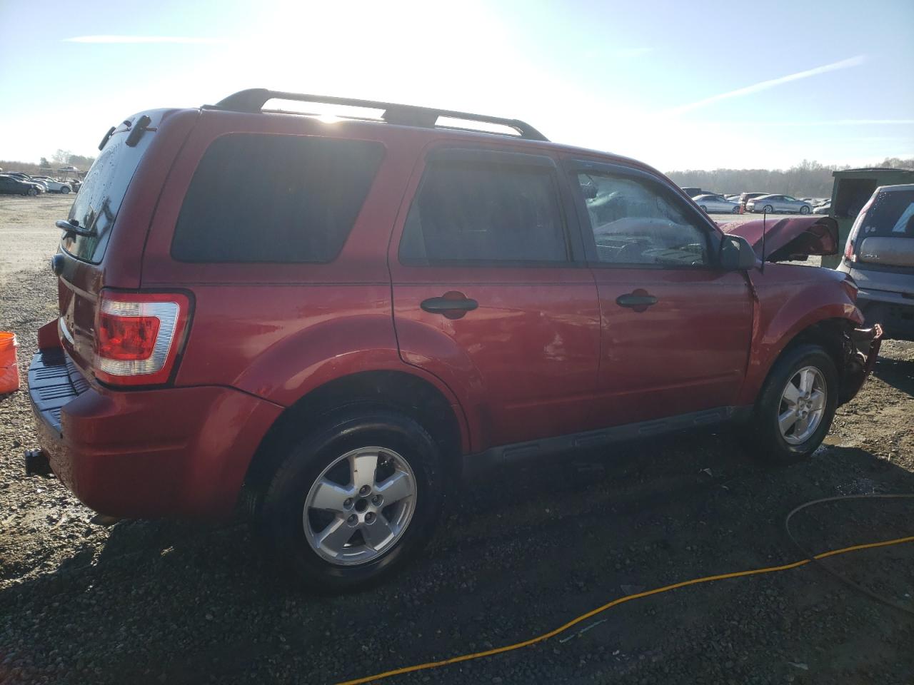 Photo 2 VIN: 1FMCU03G09KA37475 - FORD ESCAPE 