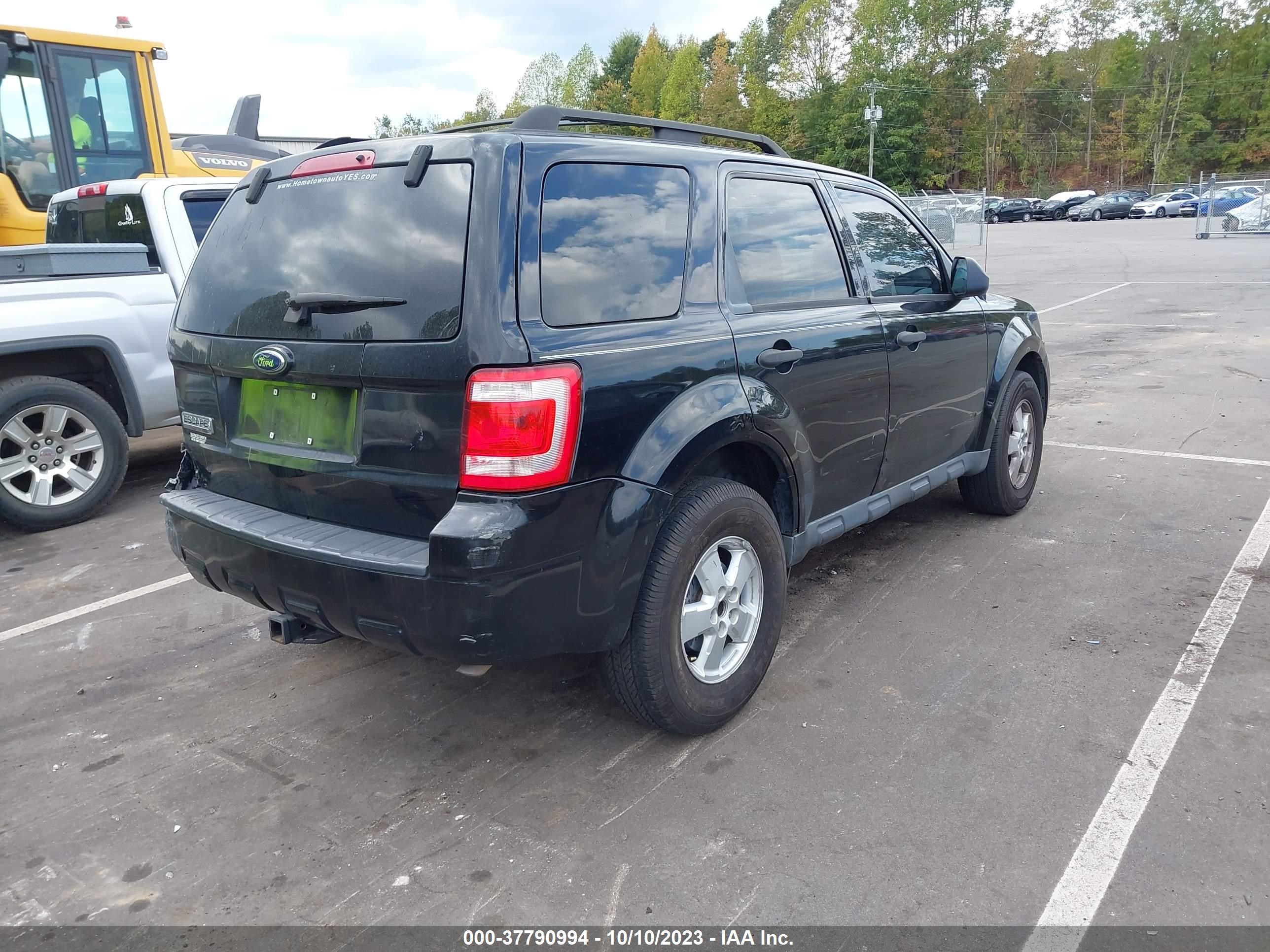 Photo 3 VIN: 1FMCU03G09KB78529 - FORD ESCAPE 