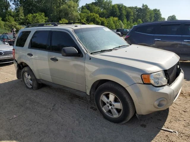 Photo 3 VIN: 1FMCU03G09KD04257 - FORD ESCAPE XLT 