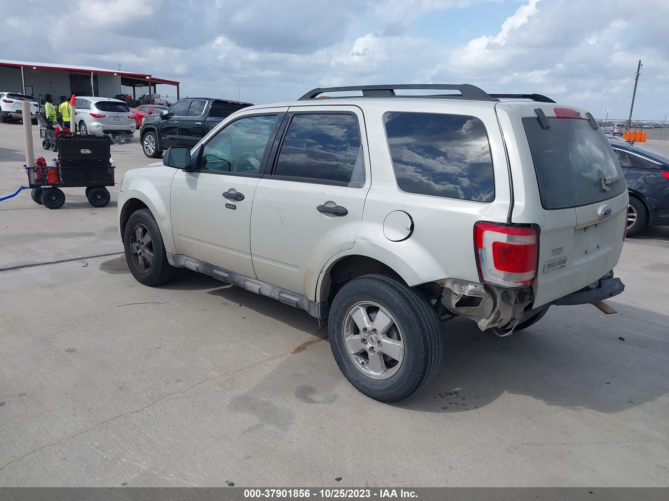 Photo 2 VIN: 1FMCU03G19KA34133 - FORD ESCAPE 