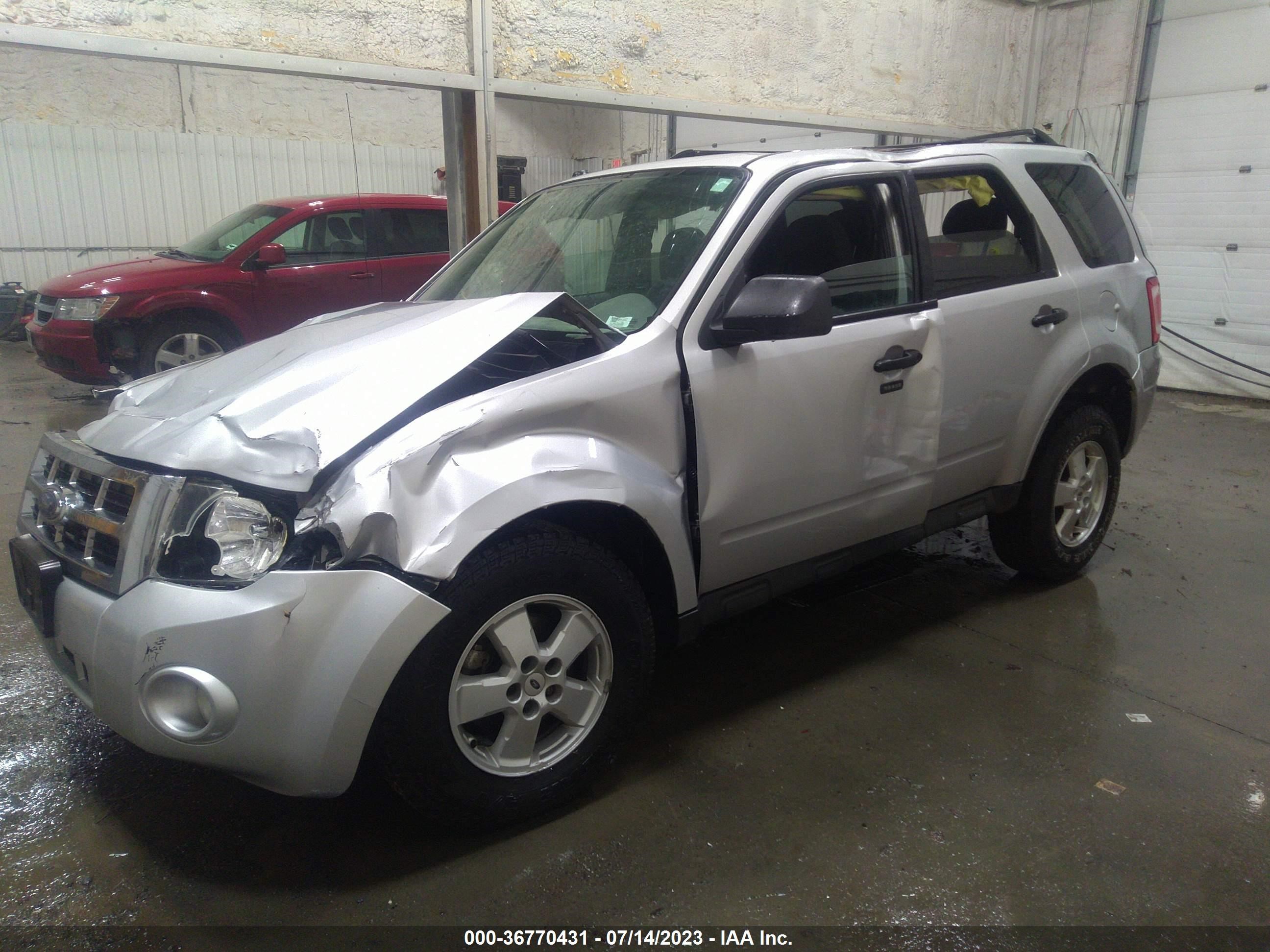 Photo 1 VIN: 1FMCU03G19KB88132 - FORD ESCAPE 