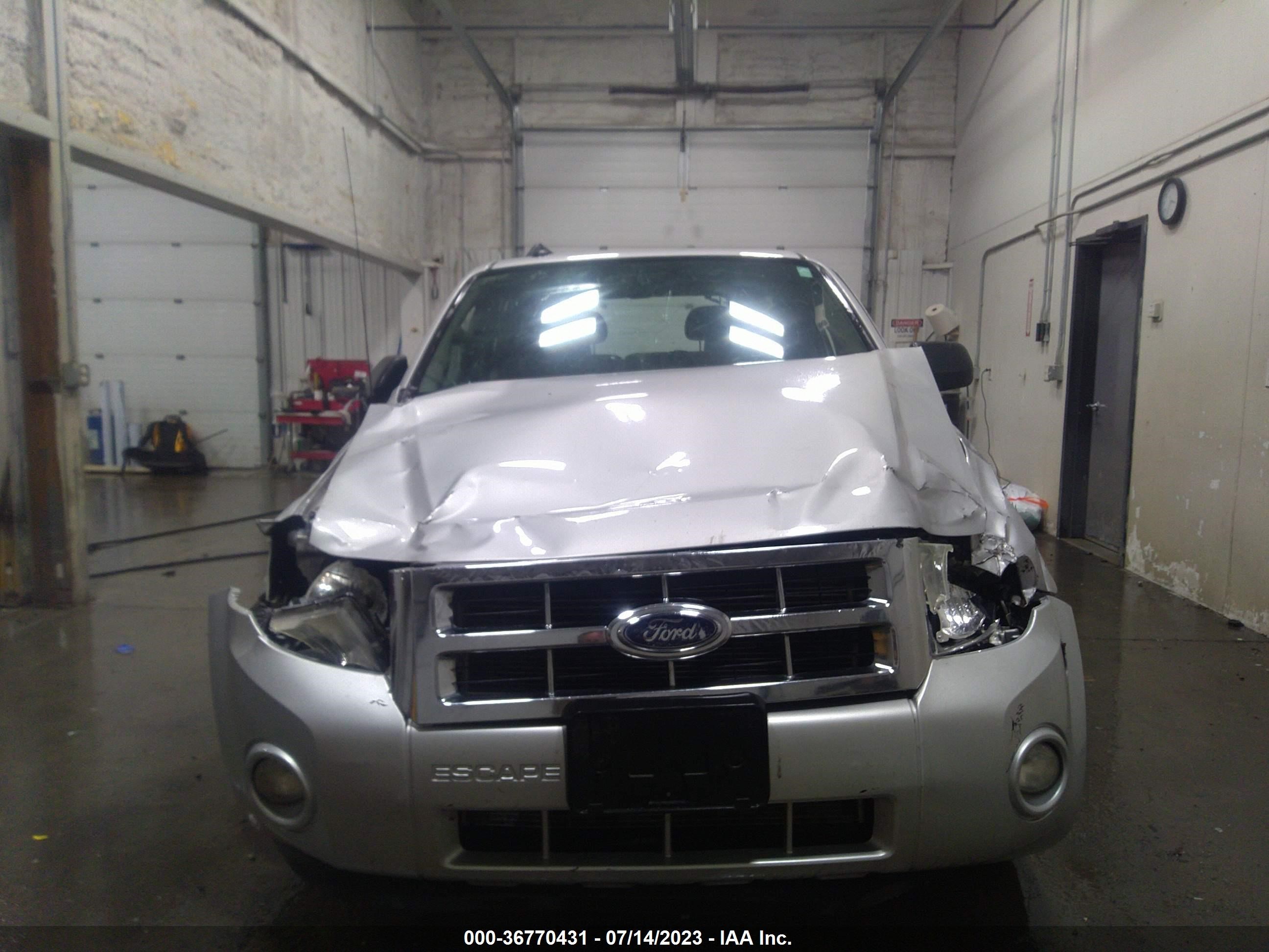 Photo 11 VIN: 1FMCU03G19KB88132 - FORD ESCAPE 