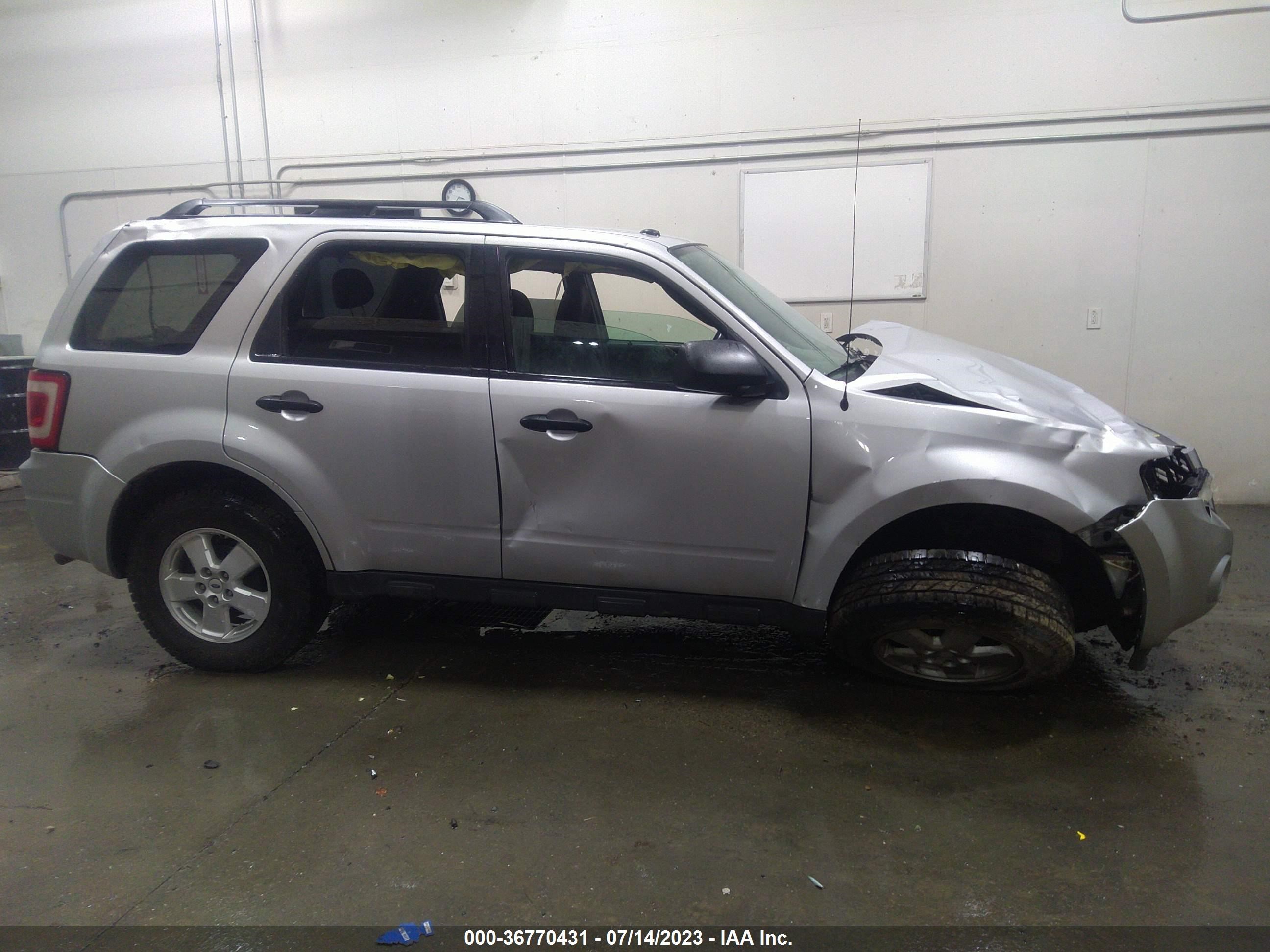 Photo 12 VIN: 1FMCU03G19KB88132 - FORD ESCAPE 