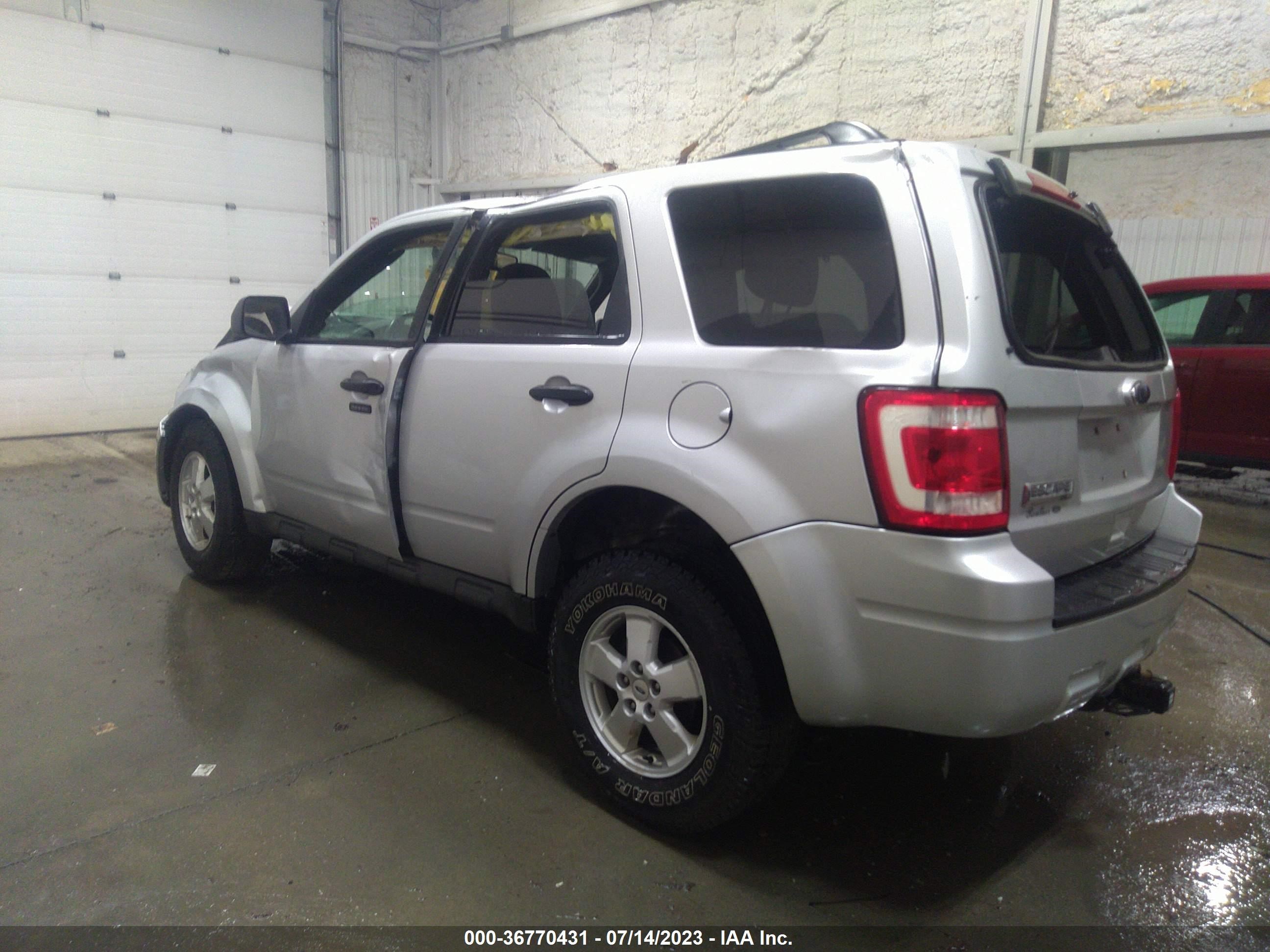 Photo 2 VIN: 1FMCU03G19KB88132 - FORD ESCAPE 