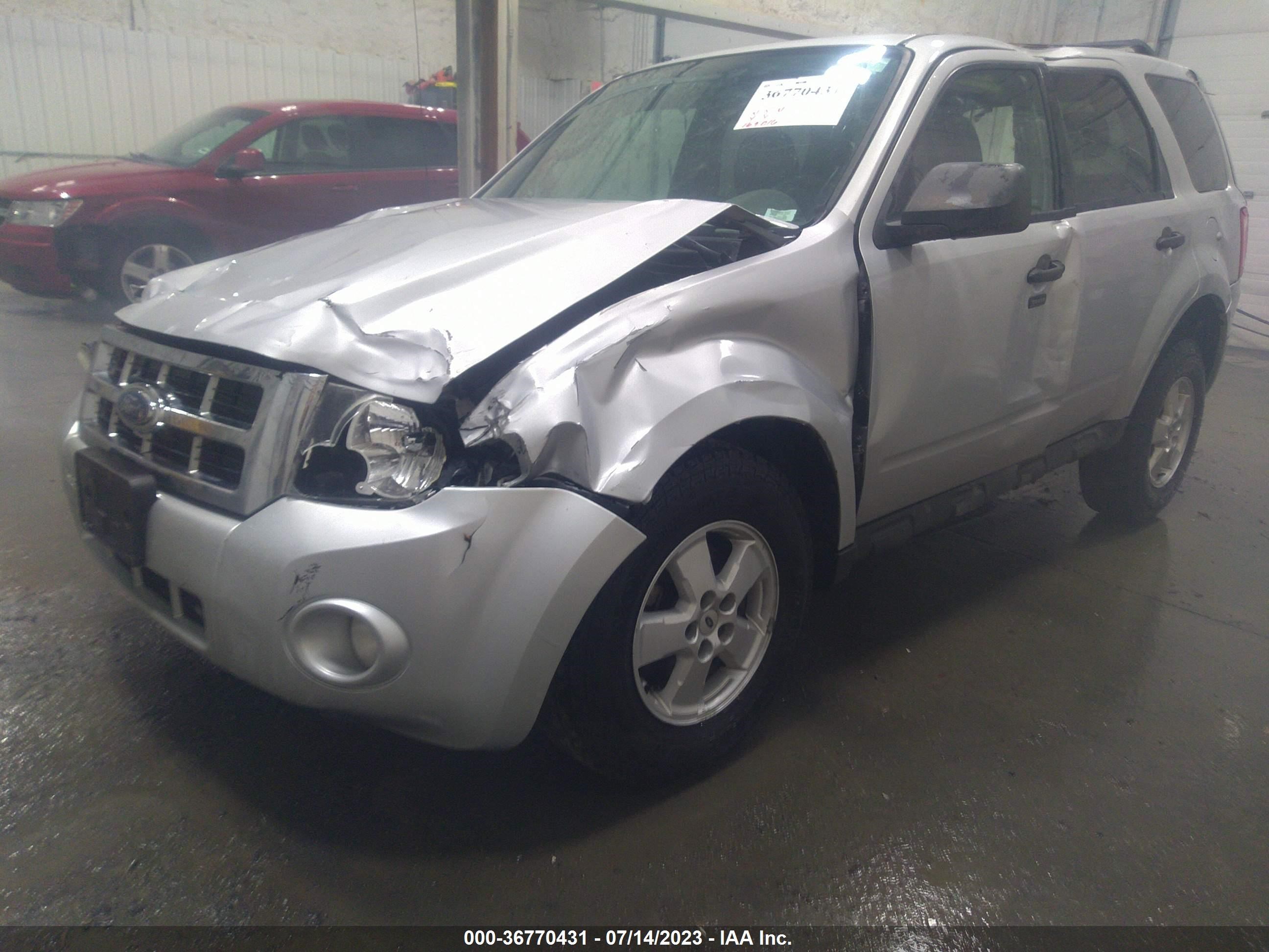 Photo 5 VIN: 1FMCU03G19KB88132 - FORD ESCAPE 