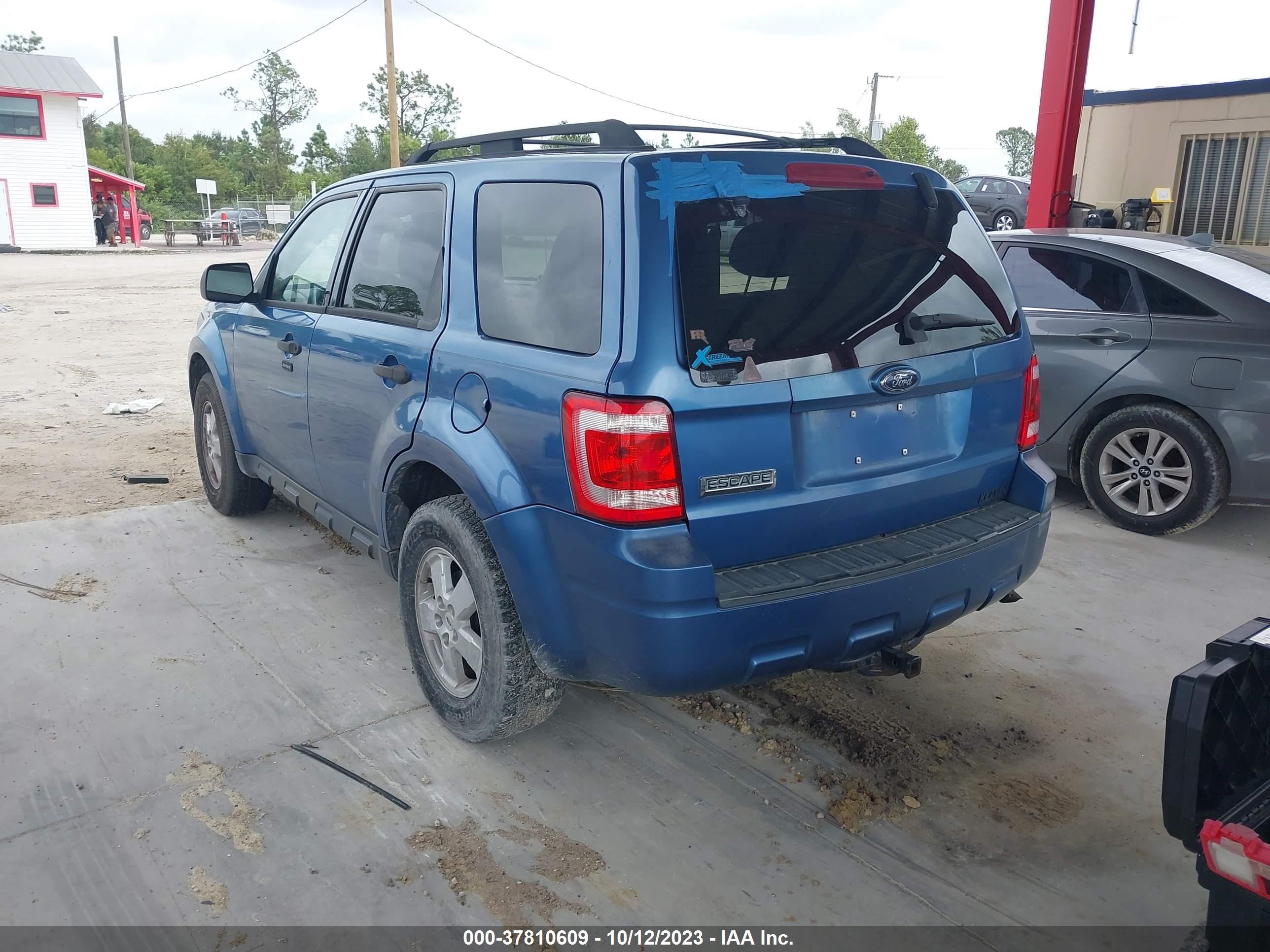 Photo 2 VIN: 1FMCU03G29KA15039 - FORD ESCAPE 