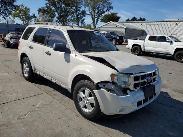 Photo 3 VIN: 1FMCU03G29KB21796 - FORD ESCAPE XLT 