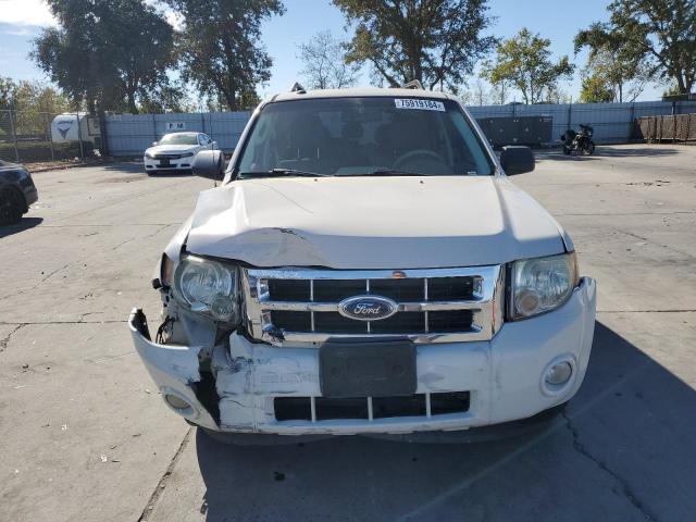 Photo 4 VIN: 1FMCU03G29KB21796 - FORD ESCAPE XLT 