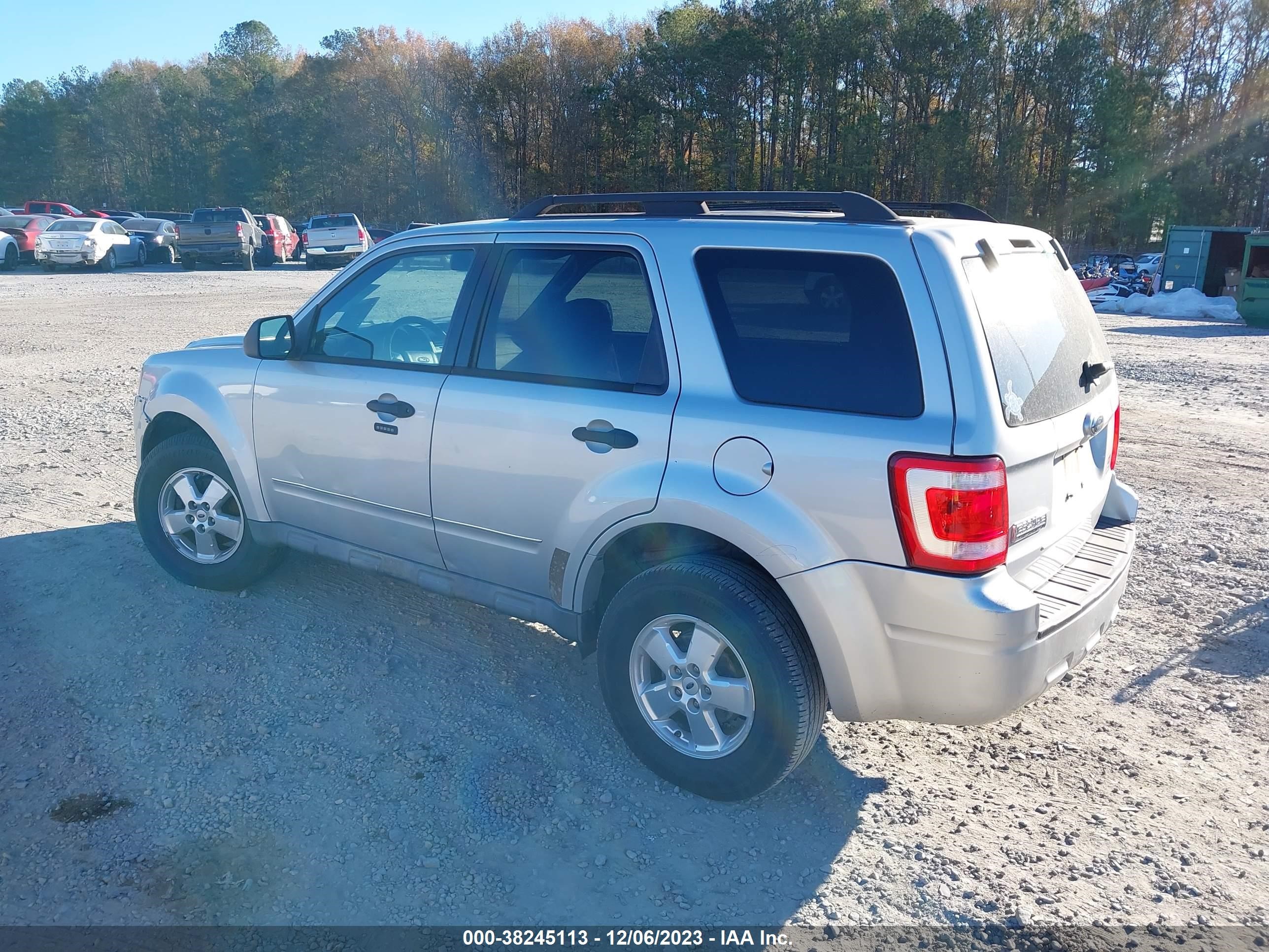 Photo 2 VIN: 1FMCU03G39KB54595 - FORD ESCAPE 