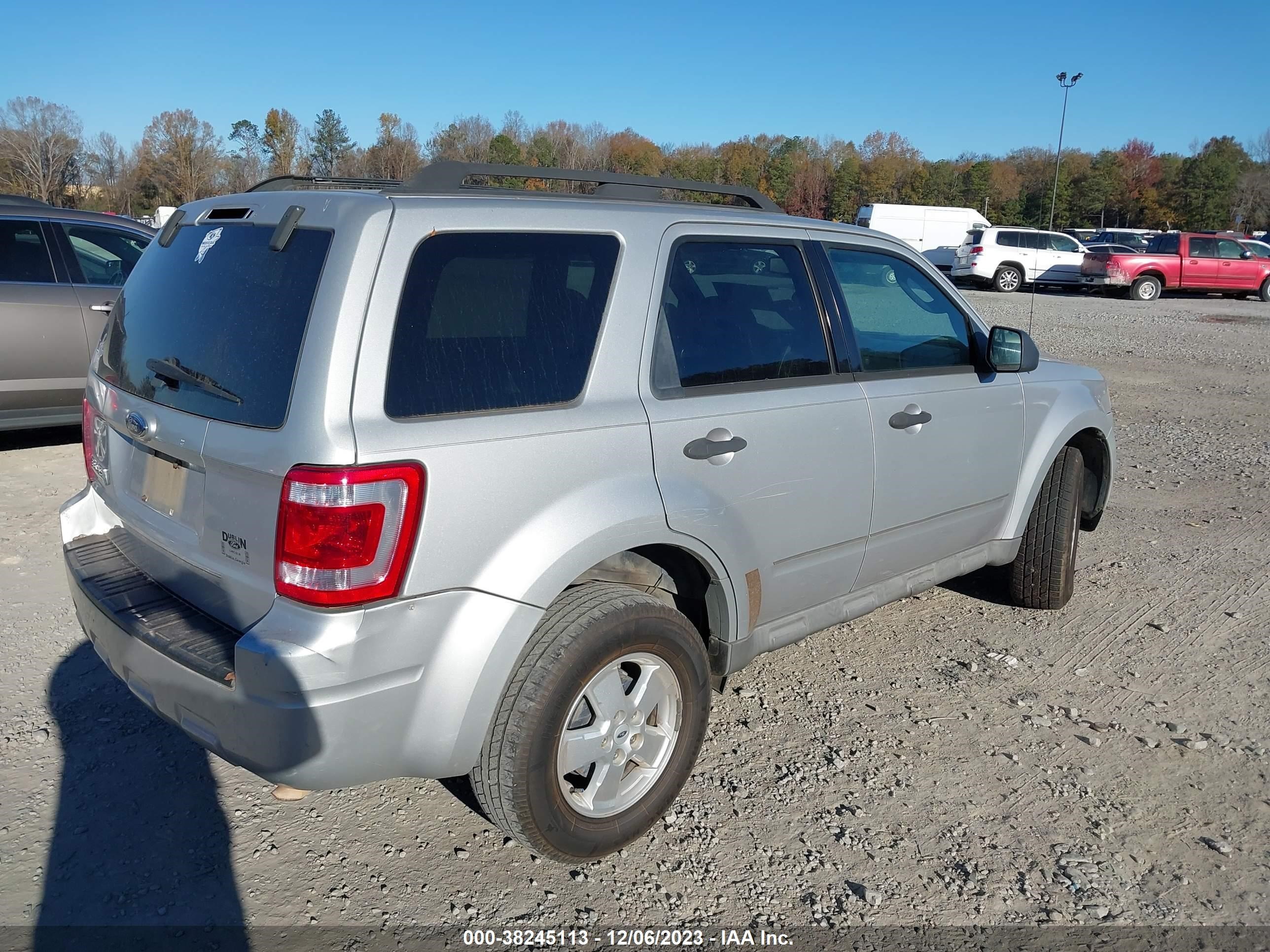 Photo 3 VIN: 1FMCU03G39KB54595 - FORD ESCAPE 