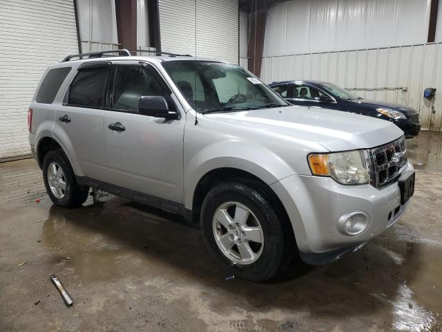 Photo 3 VIN: 1FMCU03G49KA03409 - FORD ESCAPE 