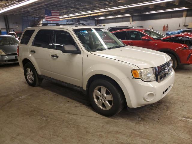 Photo 3 VIN: 1FMCU03G69KA04626 - FORD ESCAPE 