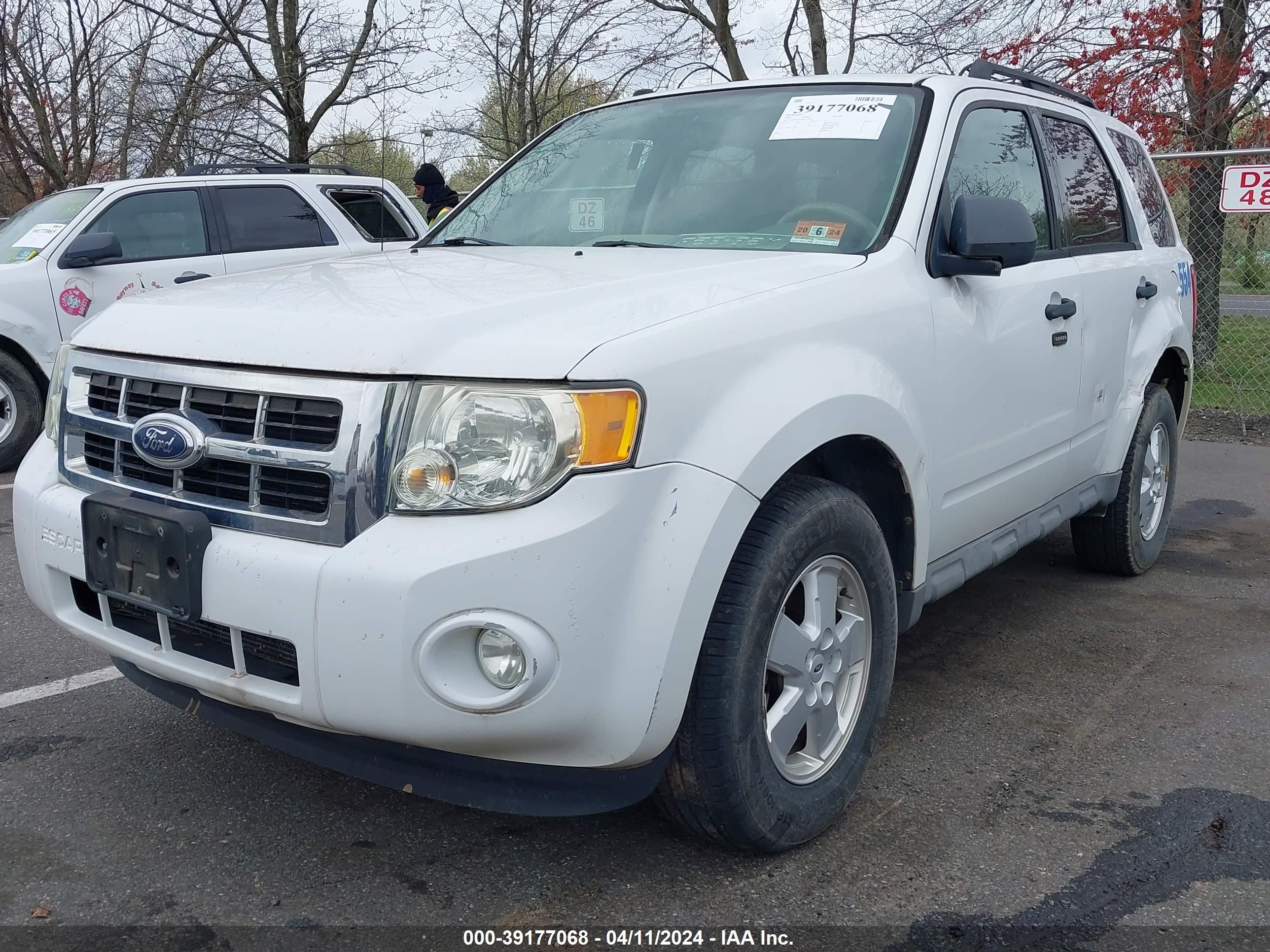 Photo 1 VIN: 1FMCU03G79KC27404 - FORD ESCAPE 