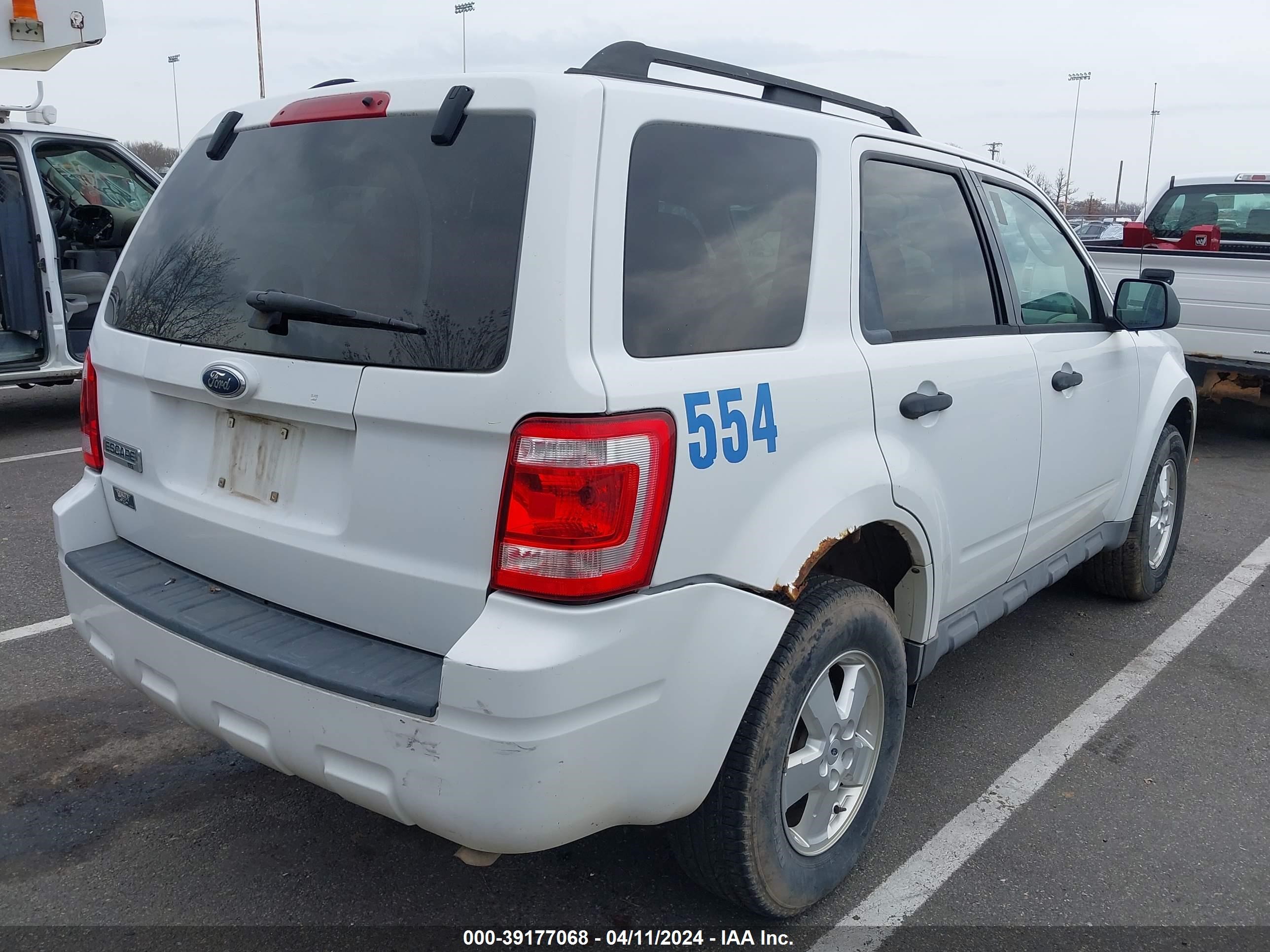 Photo 3 VIN: 1FMCU03G79KC27404 - FORD ESCAPE 