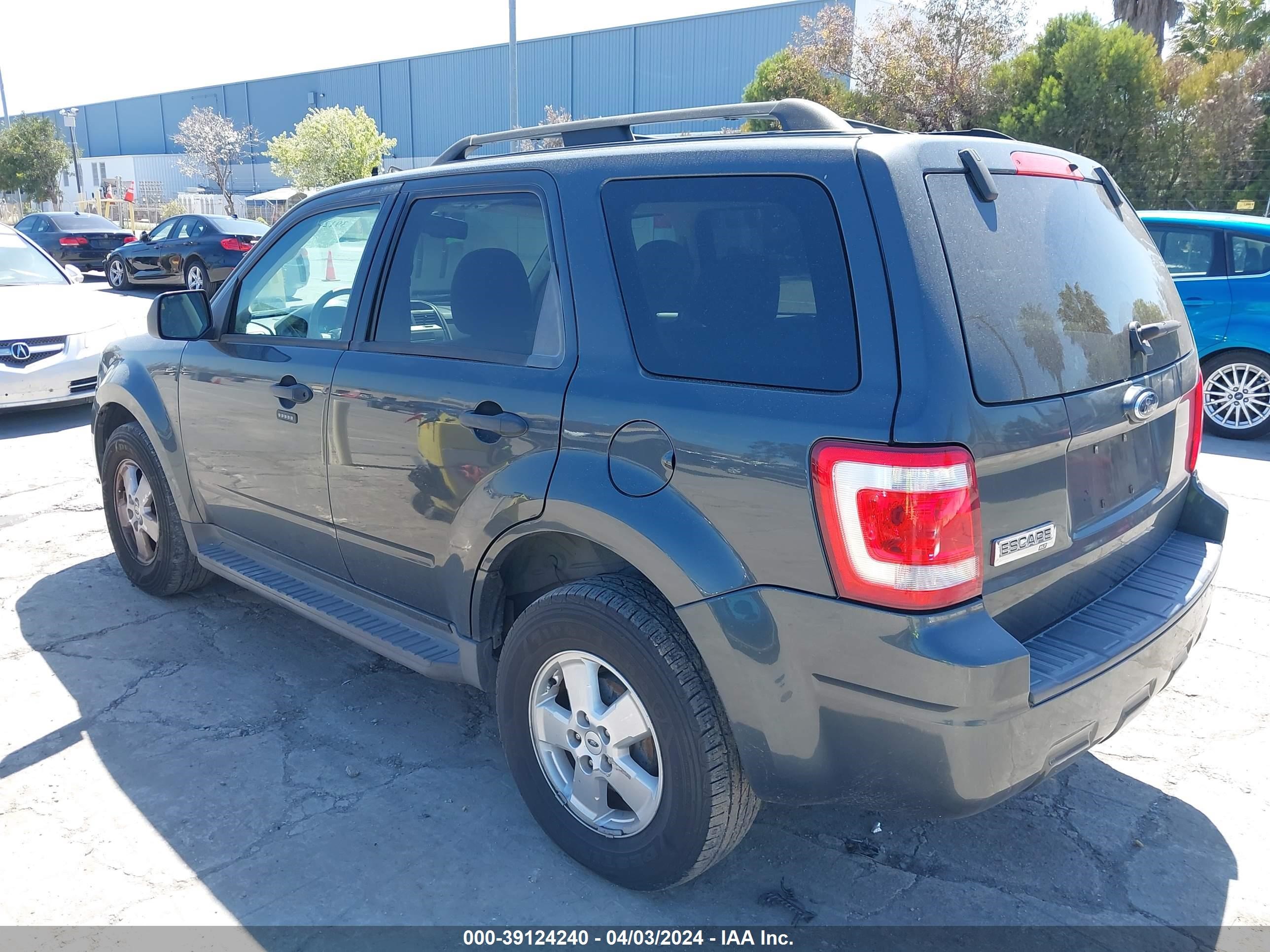 Photo 2 VIN: 1FMCU03G89KA44724 - FORD ESCAPE 