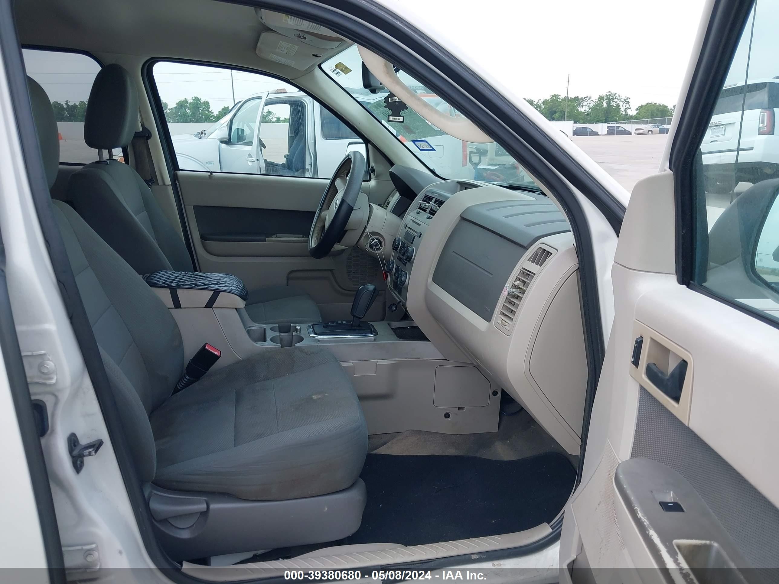 Photo 4 VIN: 1FMCU03G89KB80786 - FORD ESCAPE 