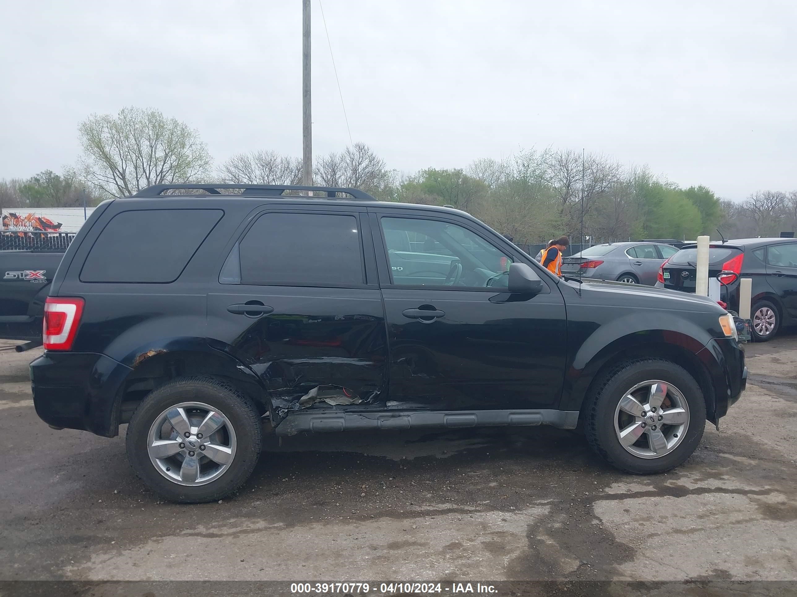 Photo 5 VIN: 1FMCU03G89KC57768 - FORD ESCAPE 