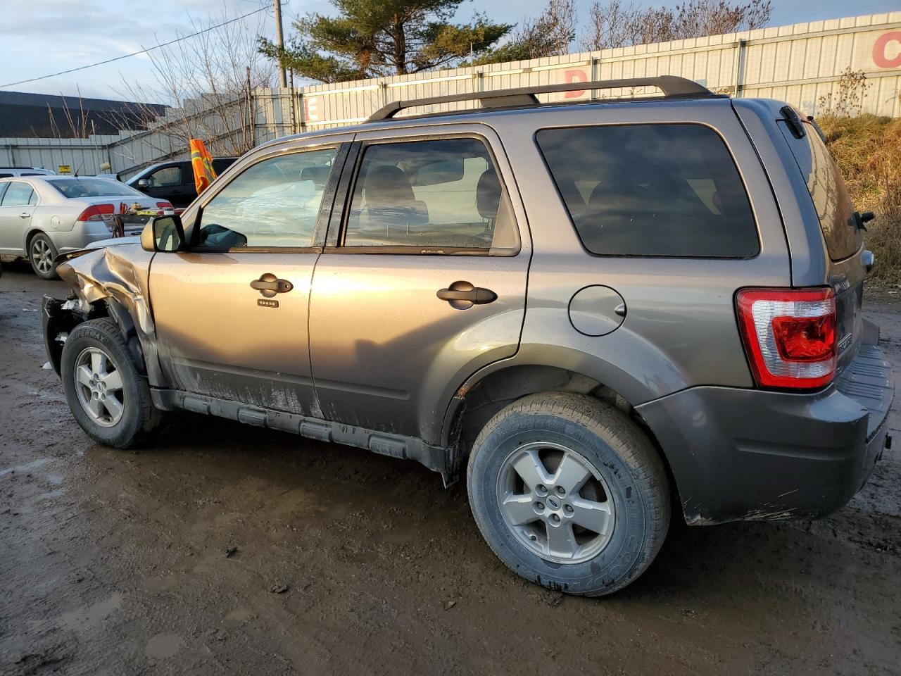 Photo 1 VIN: 1FMCU03G99KA50614 - FORD ESCAPE 