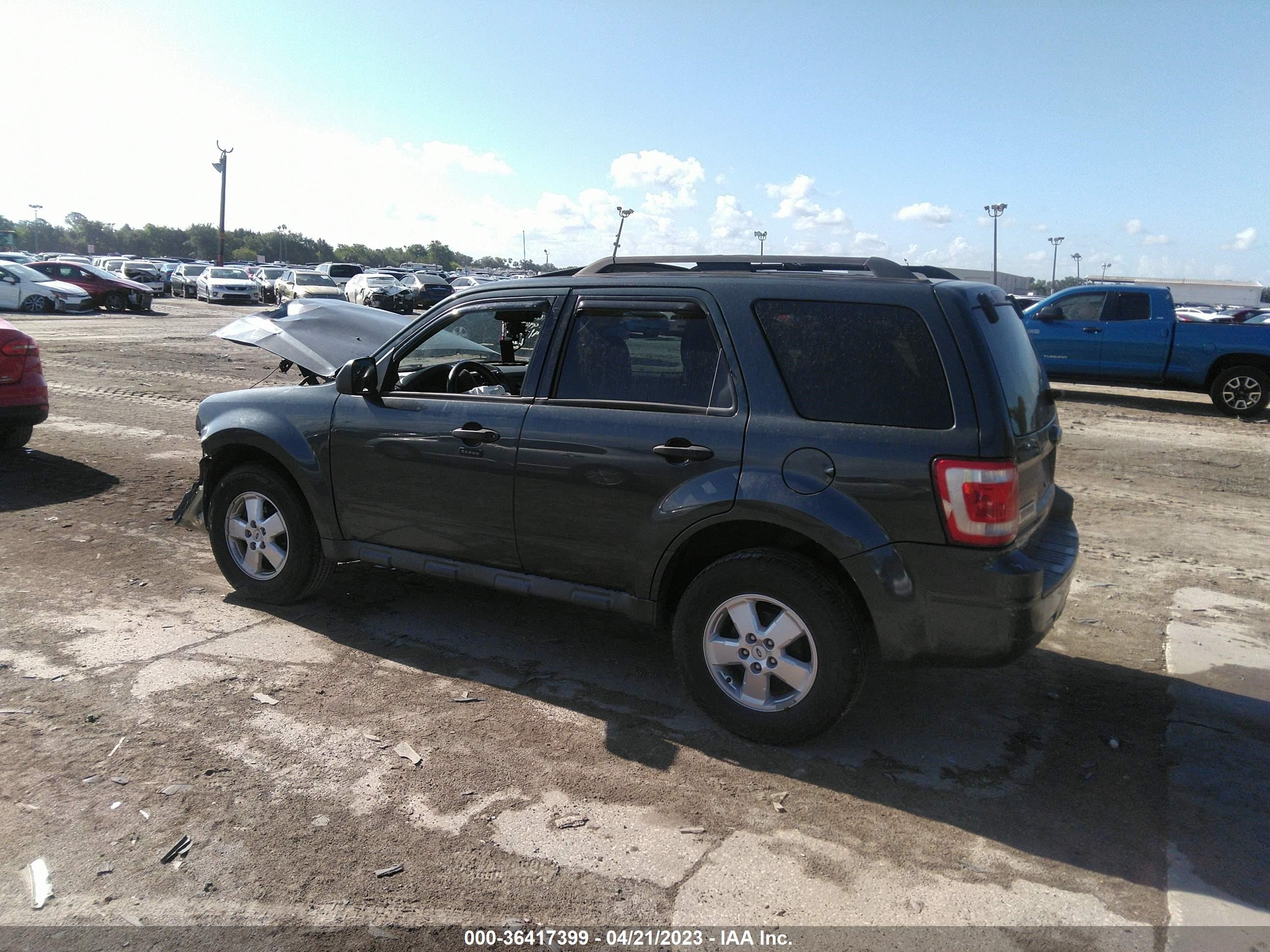 Photo 2 VIN: 1FMCU03GX9KA86800 - FORD ESCAPE 