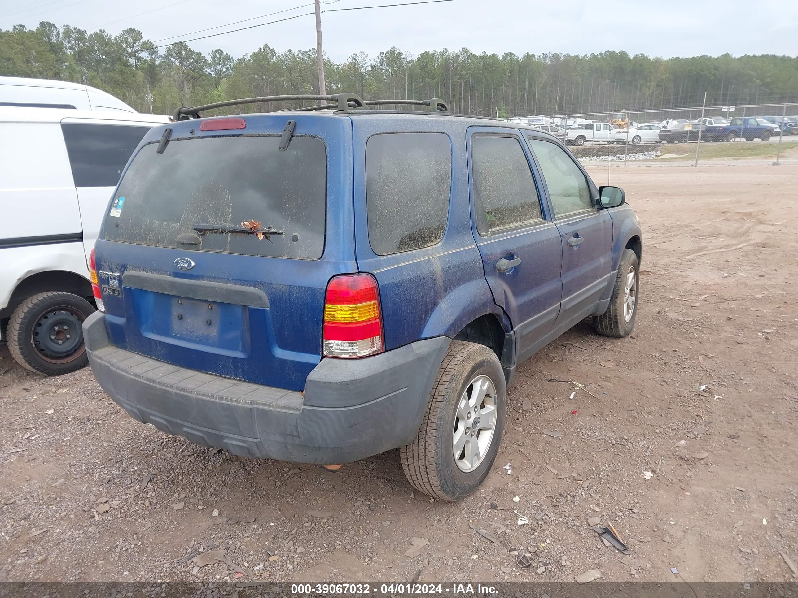 Photo 3 VIN: 1FMCU03Z67KB34629 - FORD ESCAPE 