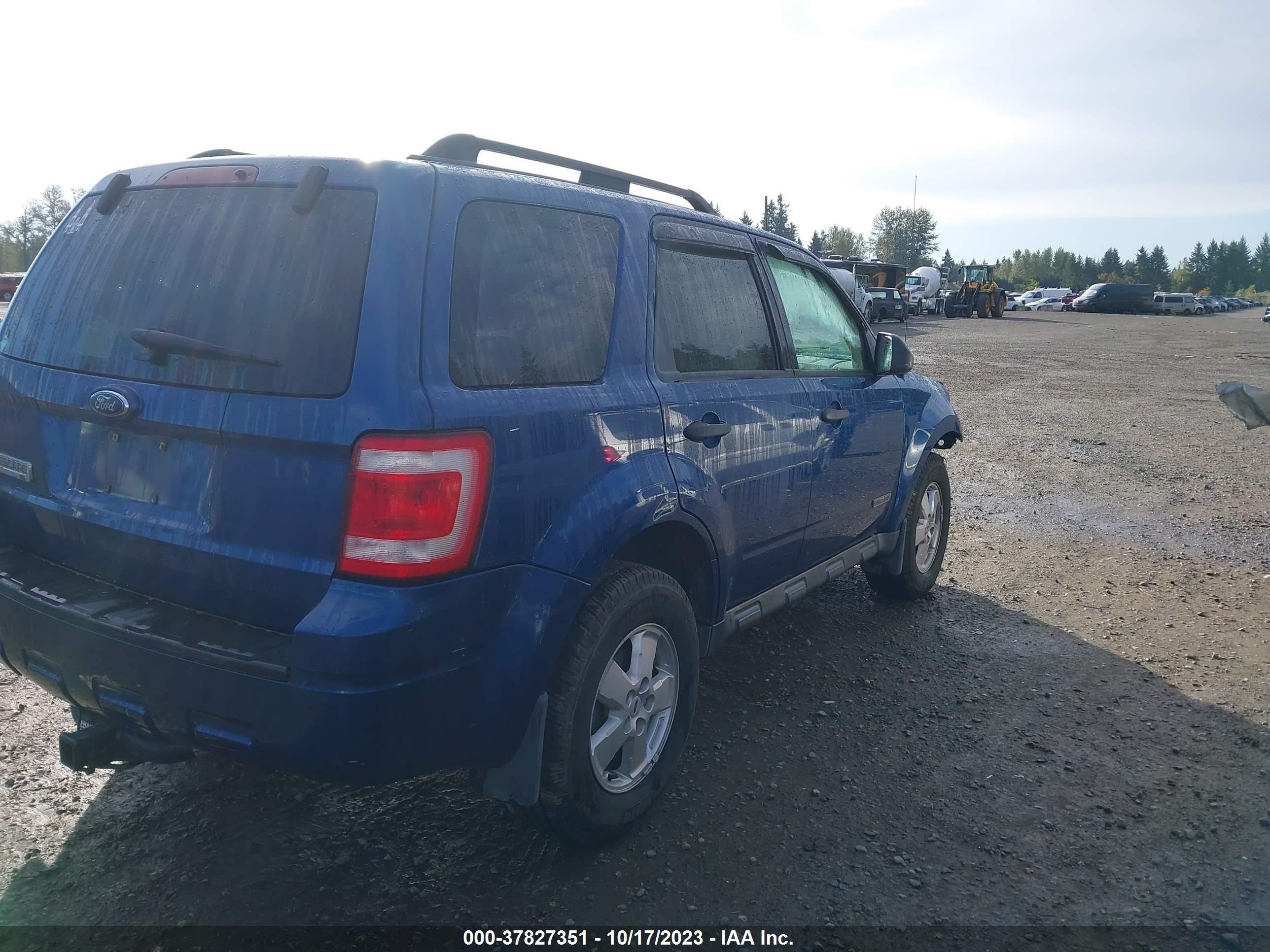 Photo 3 VIN: 1FMCU03Z78KE31359 - FORD ESCAPE 