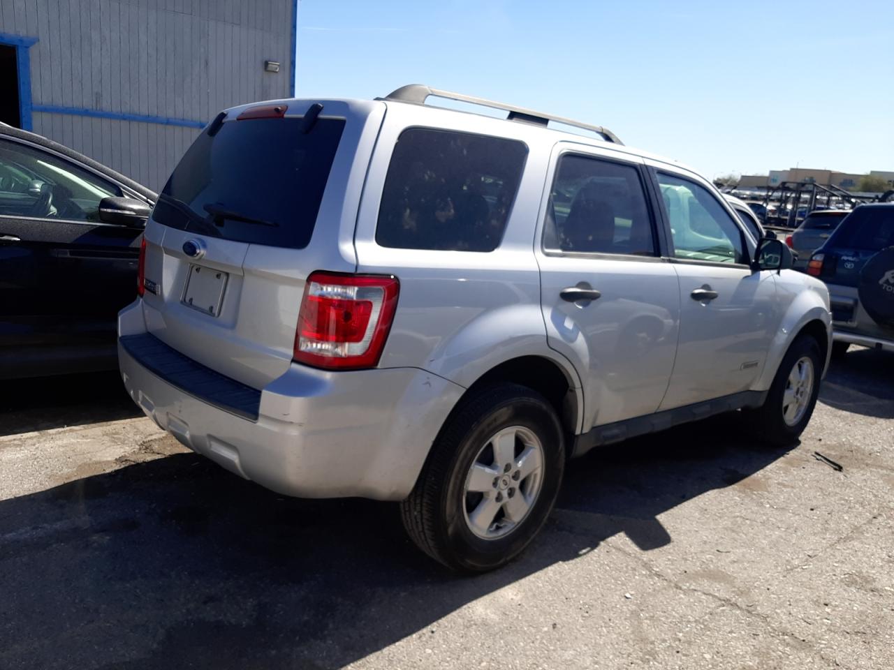 Photo 2 VIN: 1FMCU03Z88KC72884 - FORD ESCAPE 