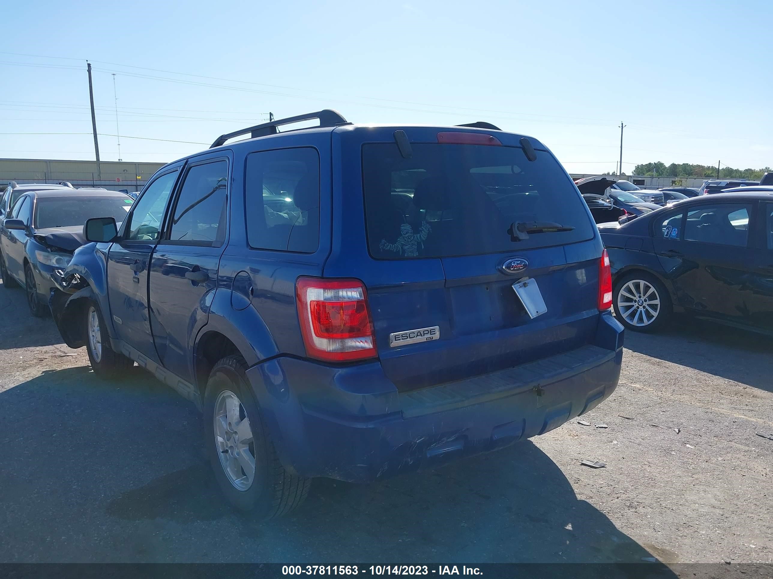 Photo 2 VIN: 1FMCU03Z98KE49636 - FORD ESCAPE 