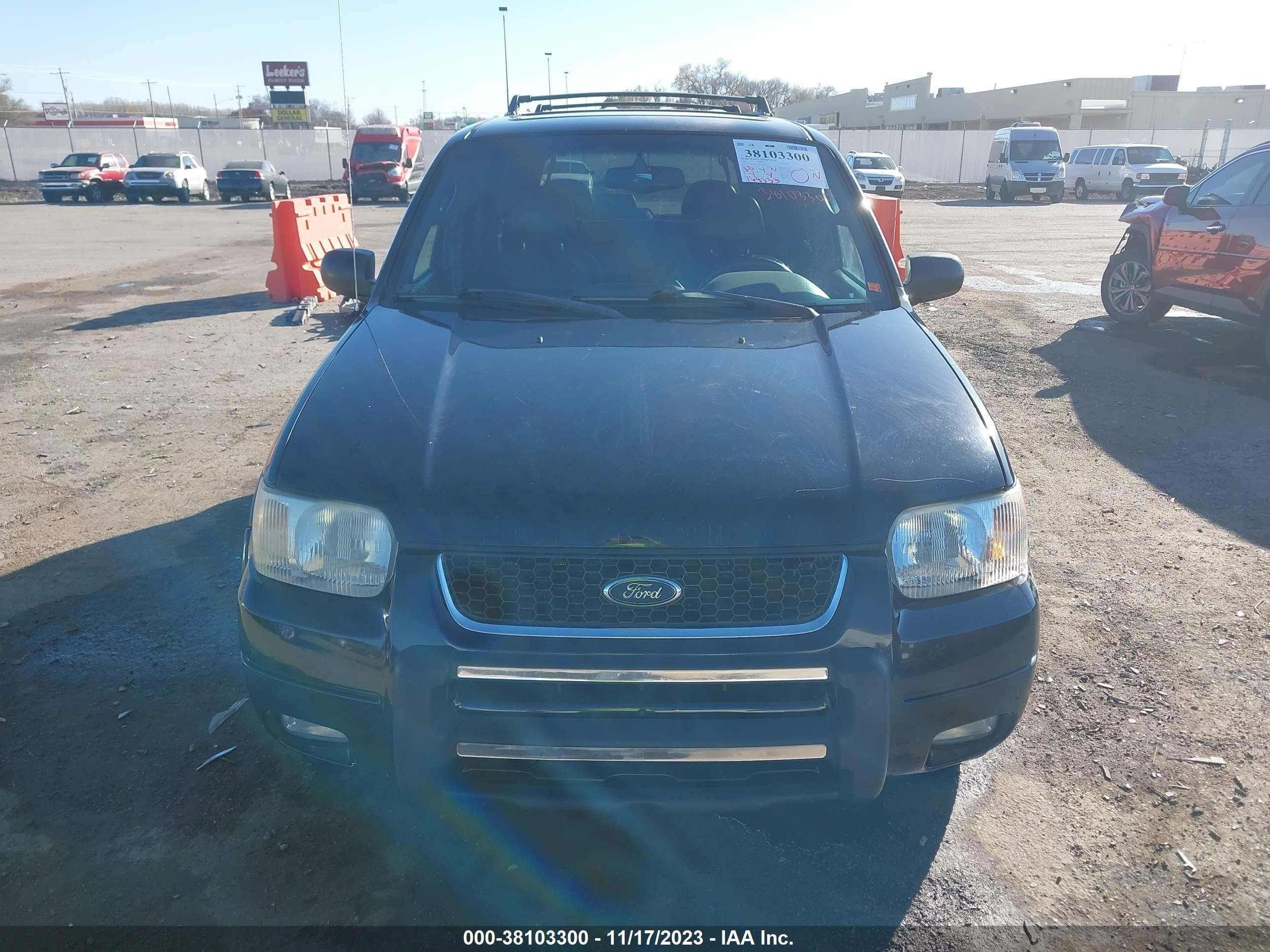 Photo 11 VIN: 1FMCU04122KC60522 - FORD ESCAPE 