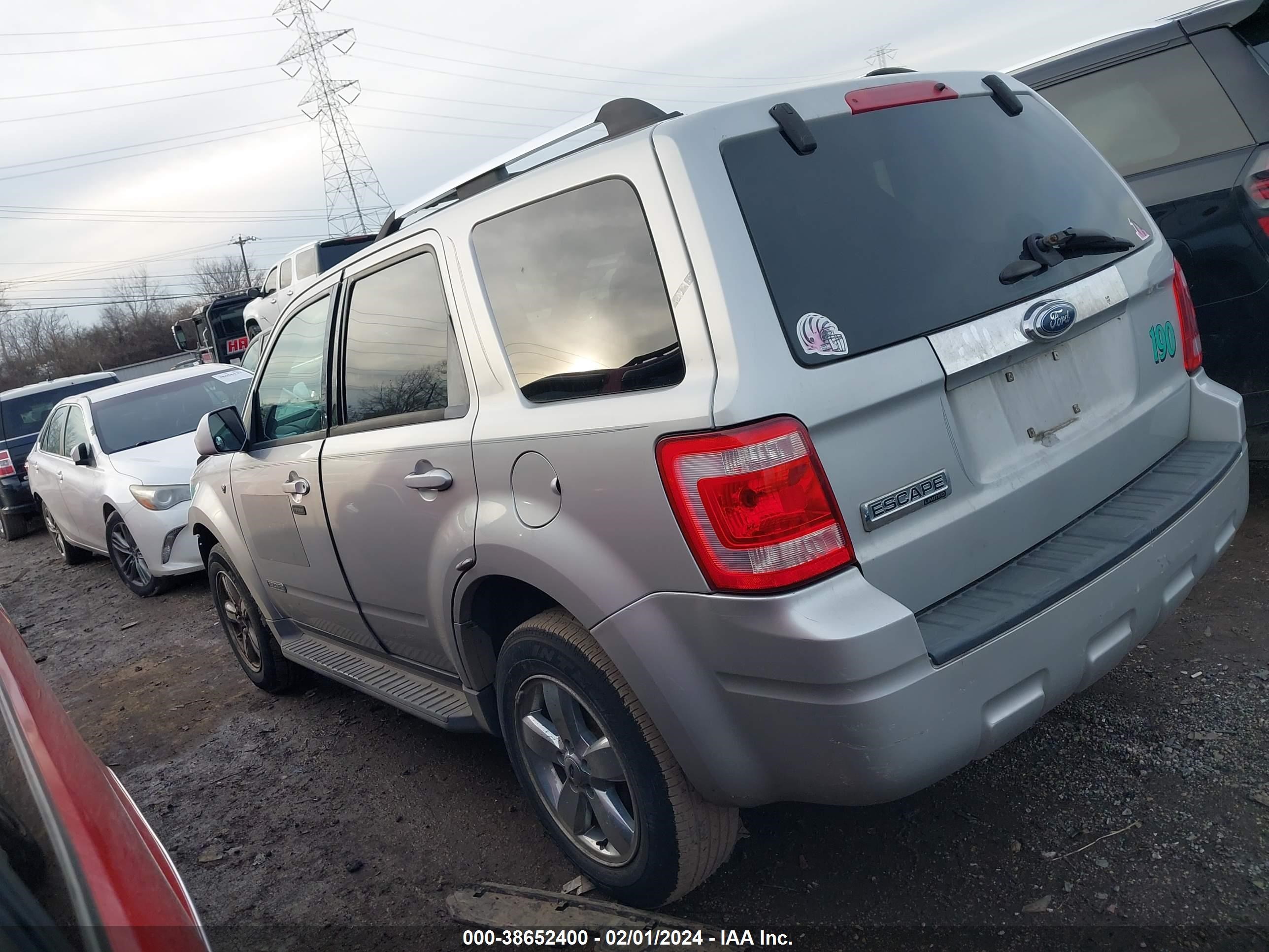 Photo 2 VIN: 1FMCU04128KE60714 - FORD ESCAPE 