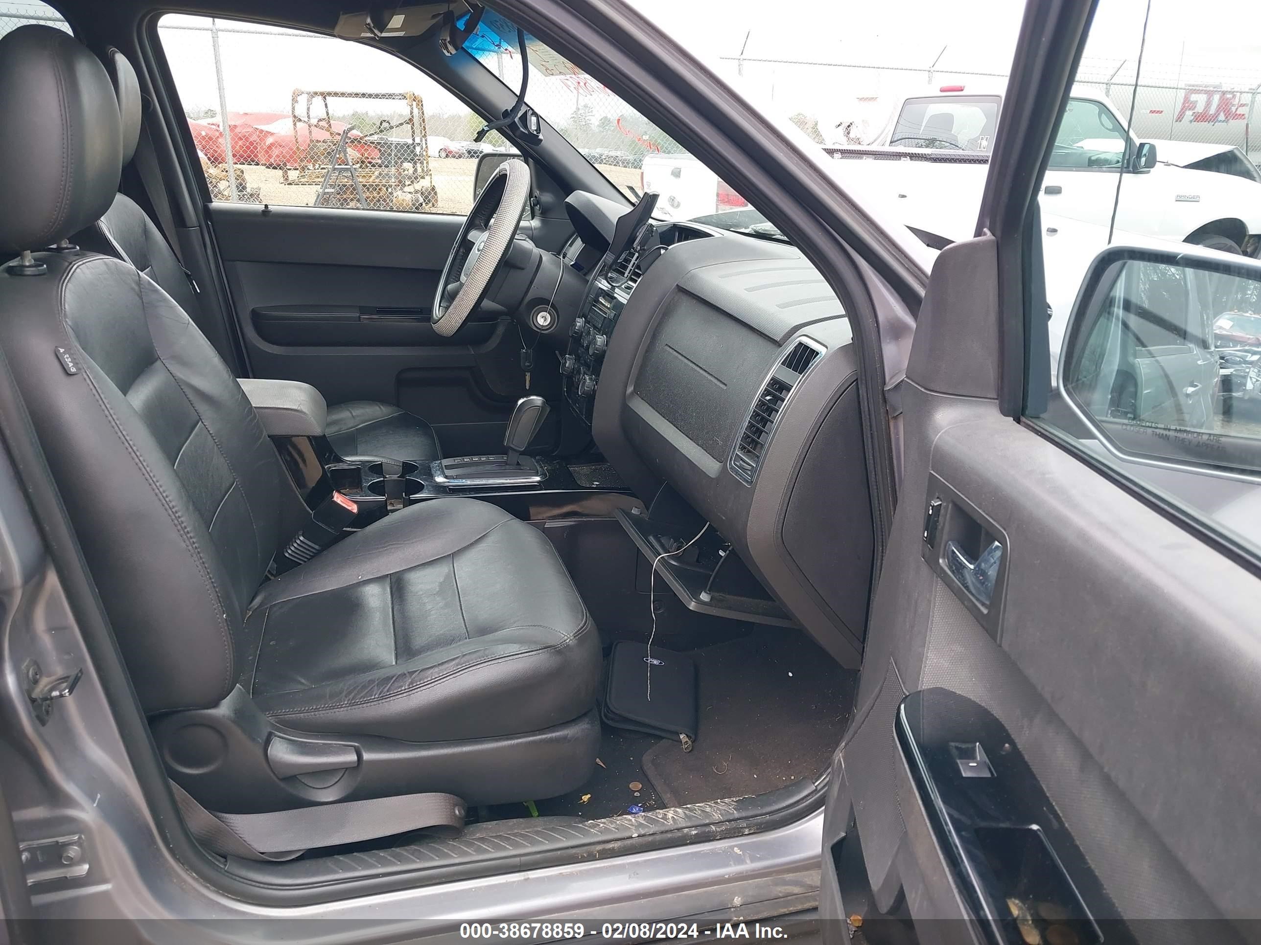 Photo 4 VIN: 1FMCU04178KB25173 - FORD ESCAPE 