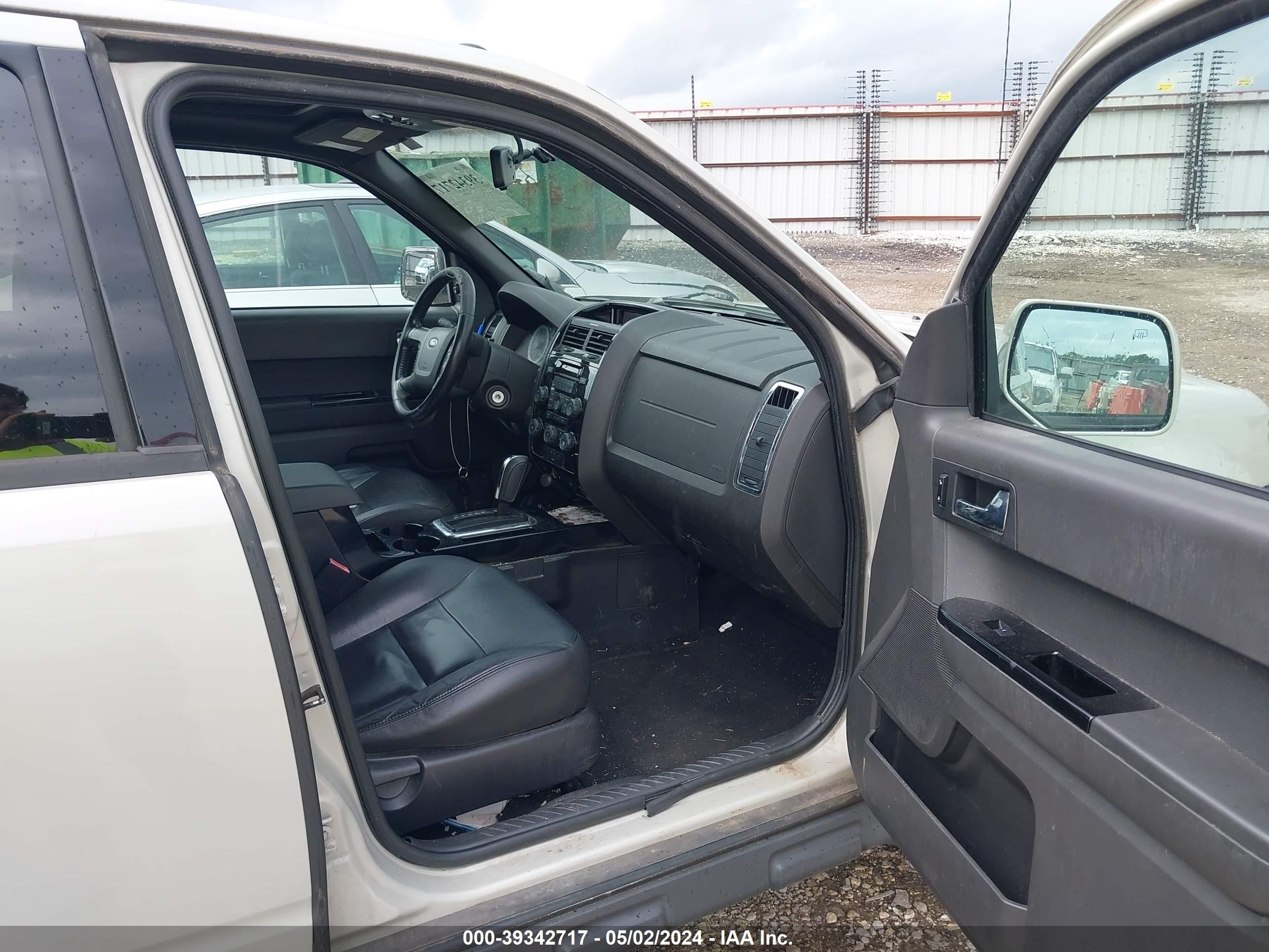 Photo 4 VIN: 1FMCU04178KE21892 - FORD ESCAPE 