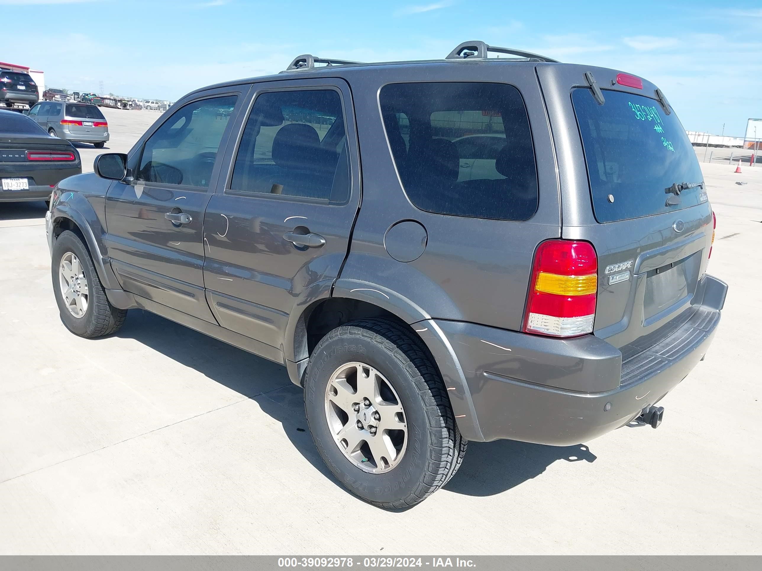 Photo 2 VIN: 1FMCU041X3KA08258 - FORD ESCAPE 