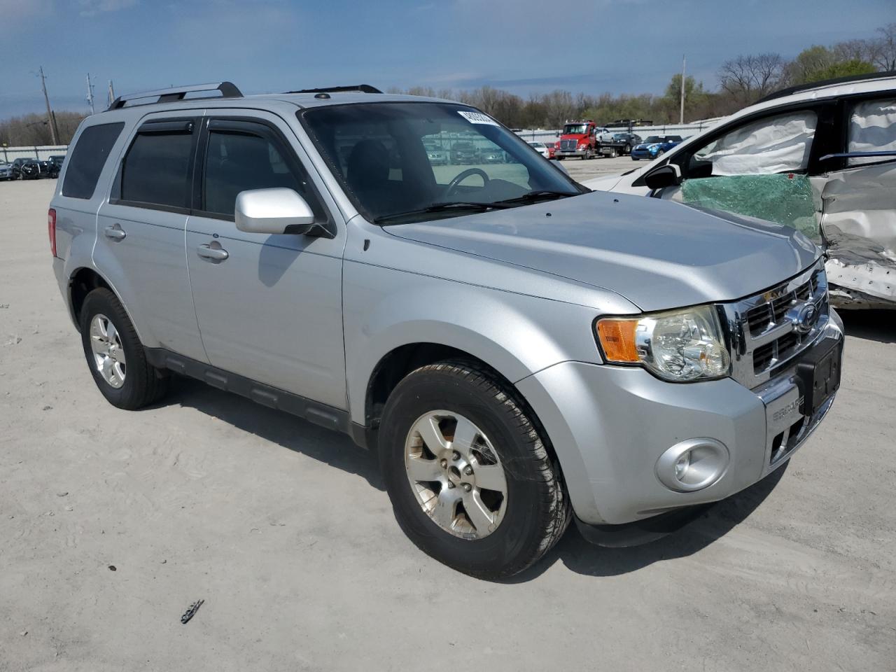 Photo 3 VIN: 1FMCU04G09KA12588 - FORD ESCAPE 