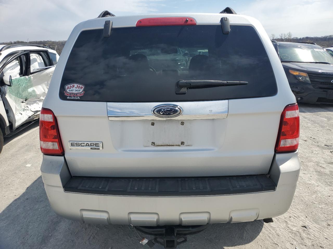 Photo 5 VIN: 1FMCU04G09KA12588 - FORD ESCAPE 