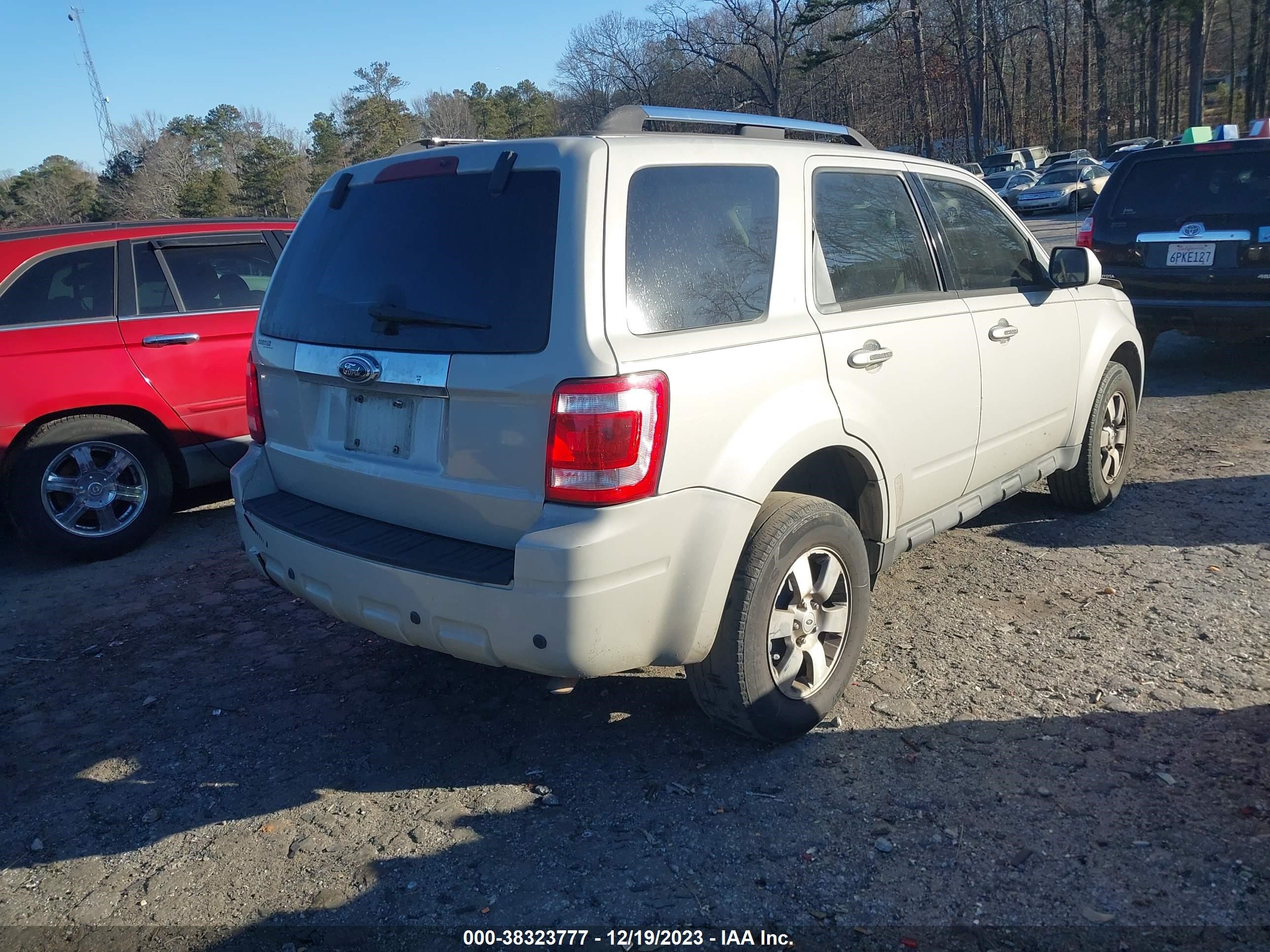 Photo 3 VIN: 1FMCU04G39KA63843 - FORD ESCAPE 