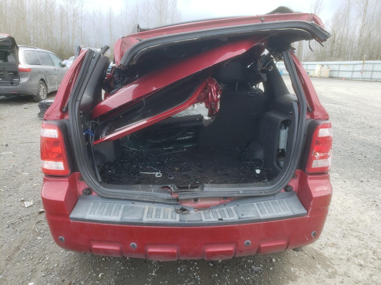 Photo 5 VIN: 1FMCU04G39KD14151 - FORD ESCAPE 