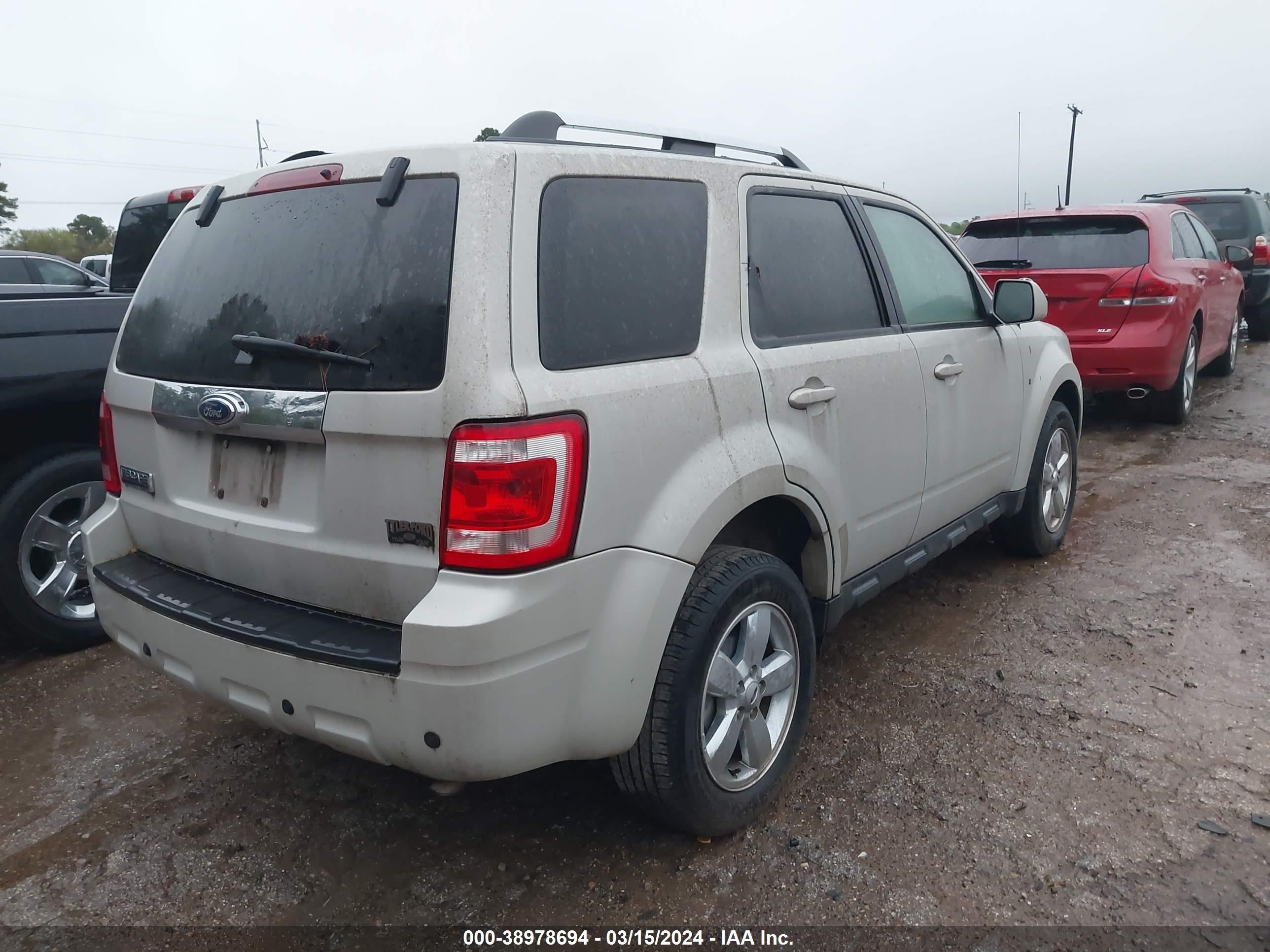 Photo 3 VIN: 1FMCU04G49KA07961 - FORD ESCAPE 