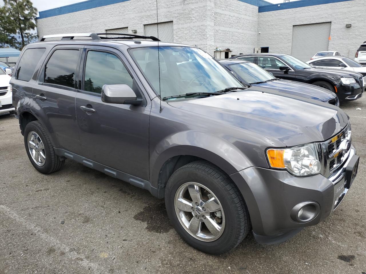 Photo 3 VIN: 1FMCU04G49KD01733 - FORD ESCAPE 