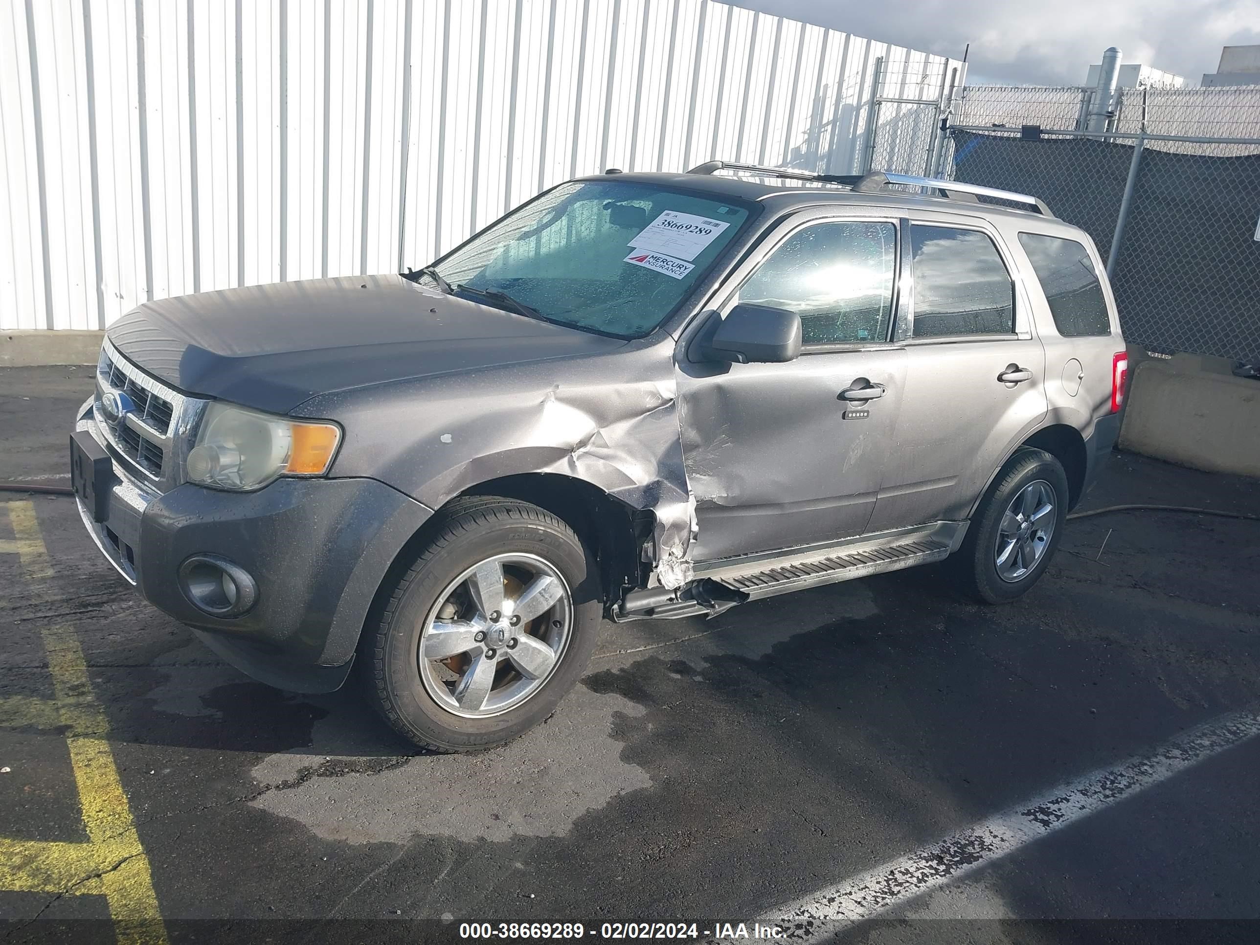 Photo 1 VIN: 1FMCU04G49KD13929 - FORD ESCAPE 