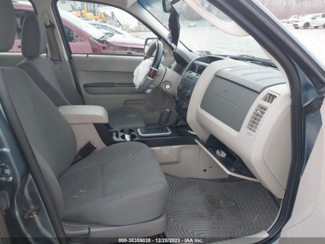 Photo 4 VIN: 1FMCU0C70AKA69444 - FORD ESCAPE 