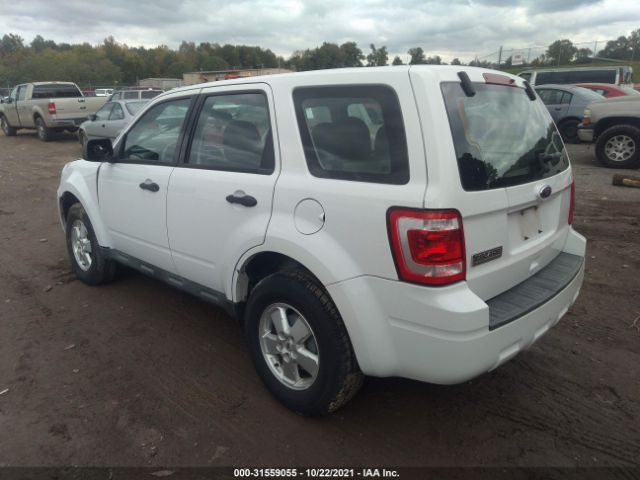 Photo 2 VIN: 1FMCU0C70AKB18643 - FORD ESCAPE 