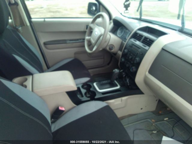 Photo 4 VIN: 1FMCU0C70AKB18643 - FORD ESCAPE 