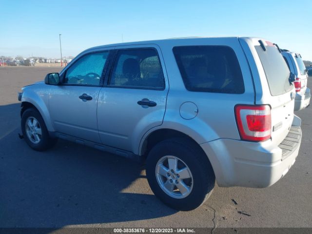 Photo 2 VIN: 1FMCU0C70AKB96095 - FORD ESCAPE 