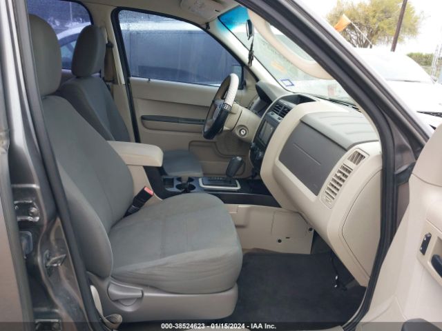 Photo 4 VIN: 1FMCU0C70BKC41229 - FORD ESCAPE 