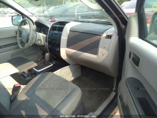 Photo 4 VIN: 1FMCU0C70BKC63750 - FORD ESCAPE 