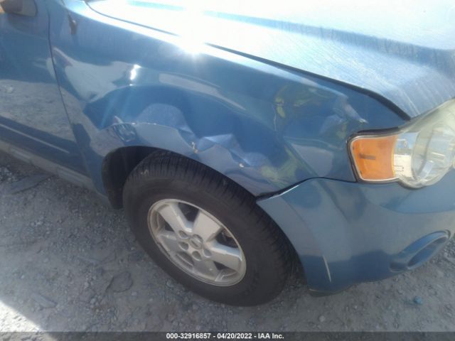 Photo 5 VIN: 1FMCU0C71AKA10998 - FORD ESCAPE 