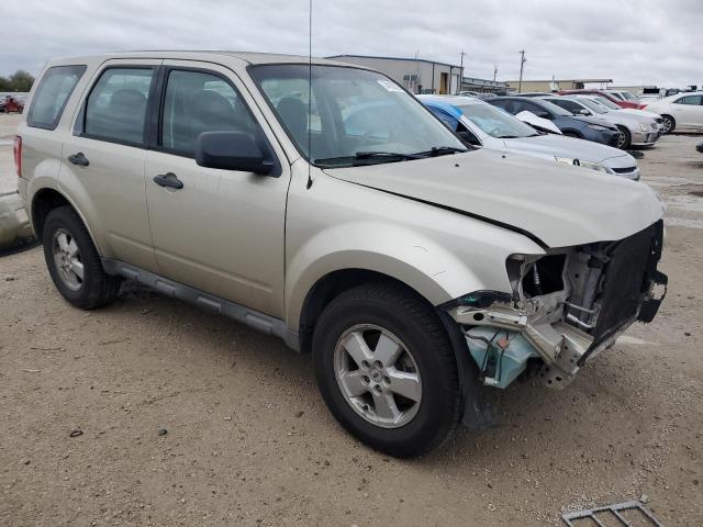 Photo 3 VIN: 1FMCU0C71AKC76845 - FORD ESCAPE 